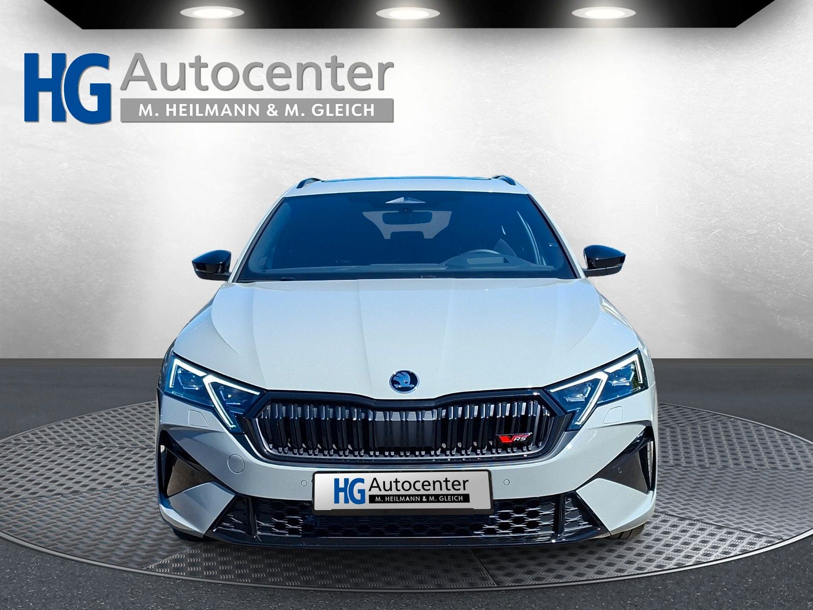 Fahrzeugabbildung SKODA Octavia Combi 2.0TSI RS 360° AHK Pano ACC DCC