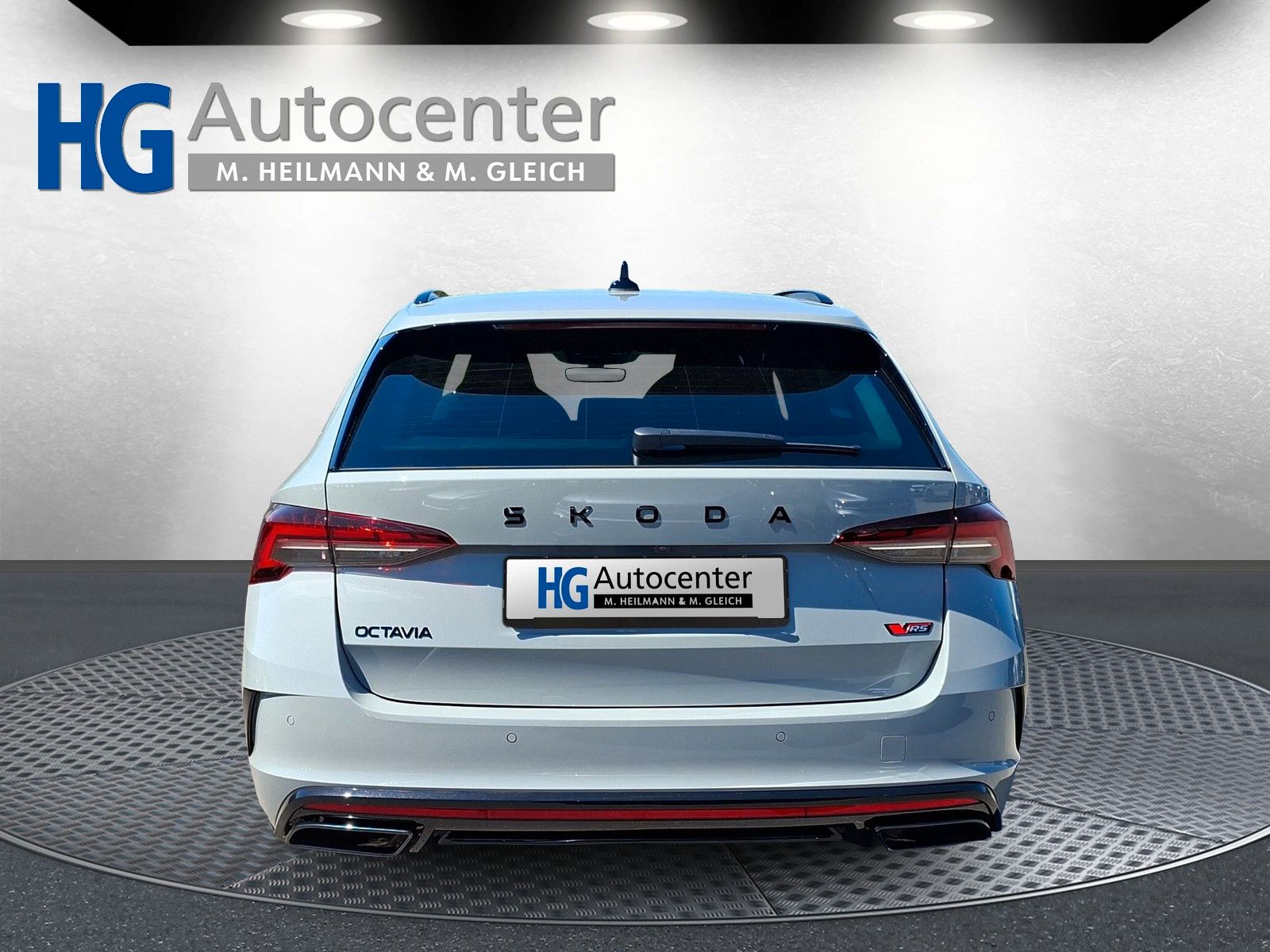 Fahrzeugabbildung SKODA Octavia Combi 2.0TSI RS 360° AHK Pano ACC DCC