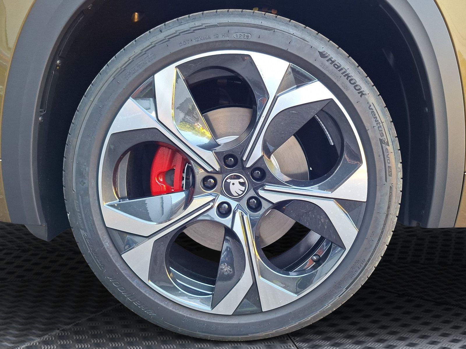 Fahrzeugabbildung SKODA Kodiaq 2.0TSI RS Pano AHK .Headup Standh.7Sitz