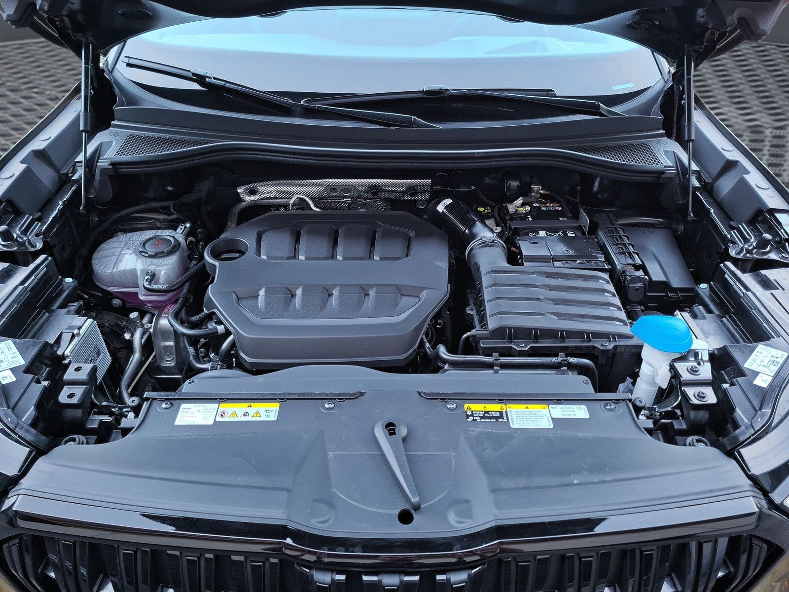 Fahrzeugabbildung SKODA Kodiaq 2.0TSI RS Pano AHK .Headup Standh.7Sitz