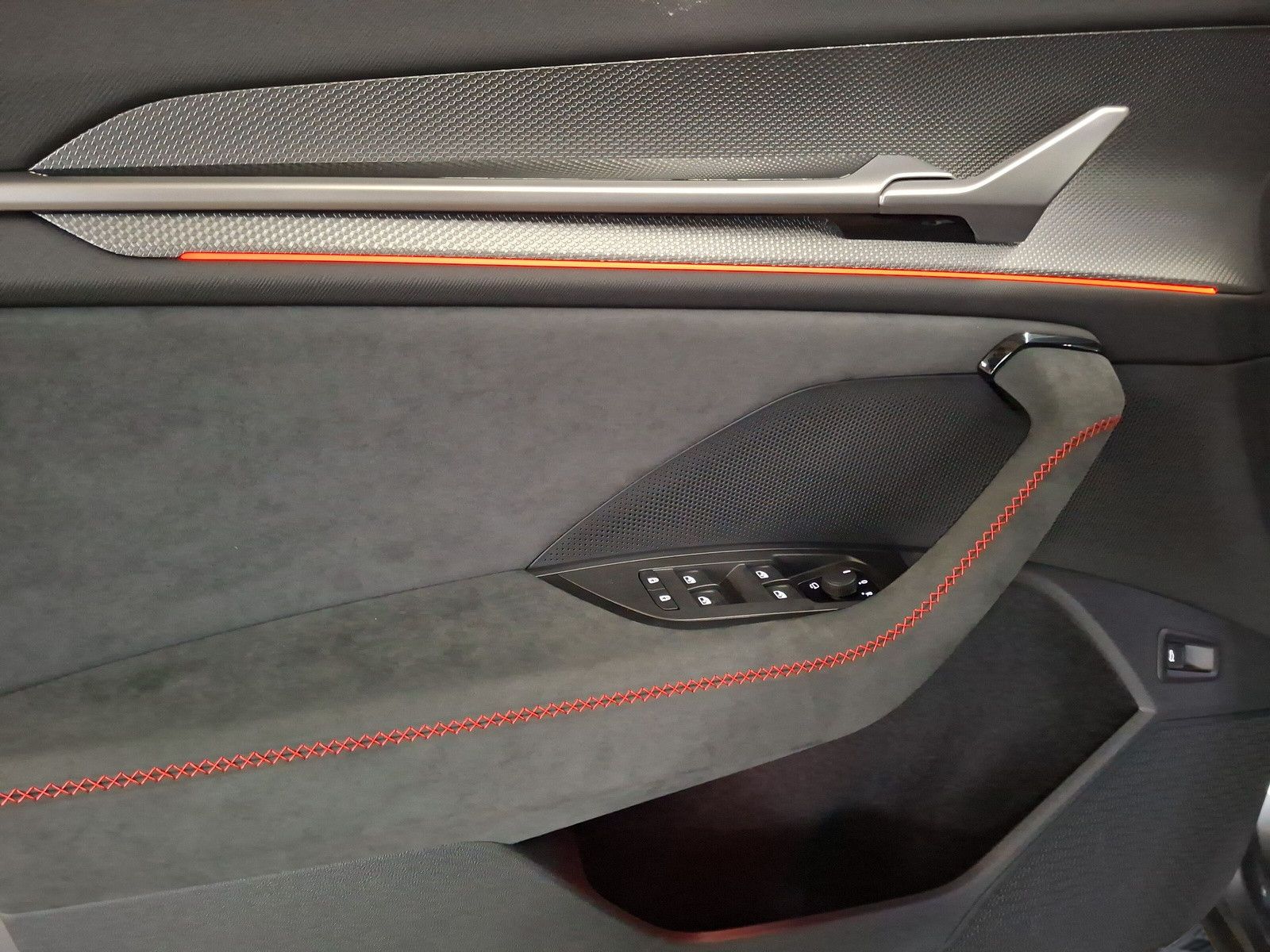 Fahrzeugabbildung SKODA Kodiaq 2.0TSI RS Pano AHK .Headup Standh.7Sitz