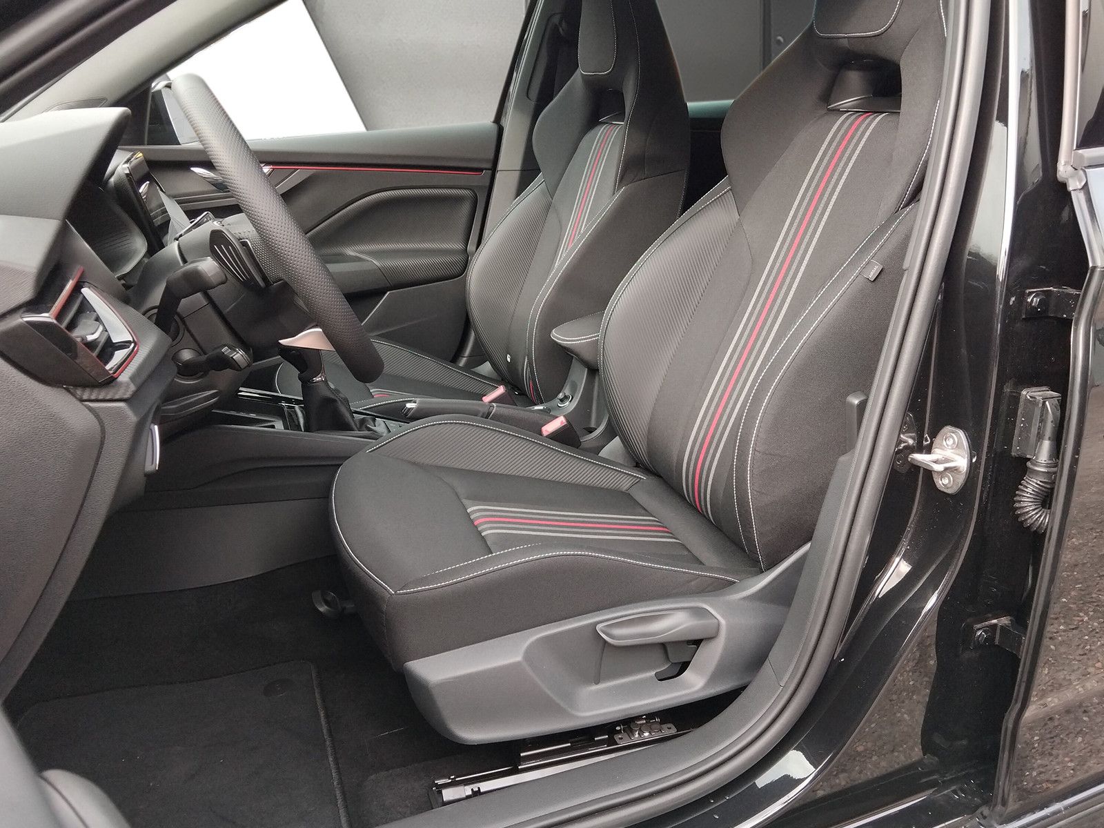 Fahrzeugabbildung SKODA Scala 1.5TSI Monte Carlo 18" AHK ACCSide Matrix