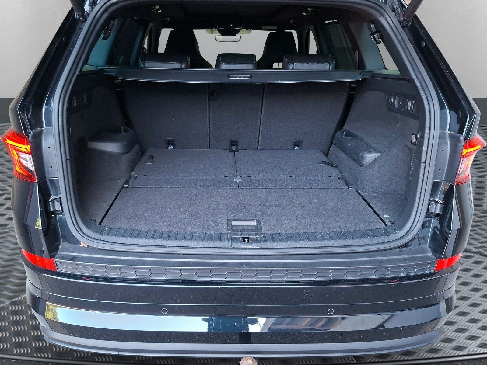 Fahrzeugabbildung SKODA Kodiaq Sportline 2.0TSI 7S AHK Canton Pano 20"