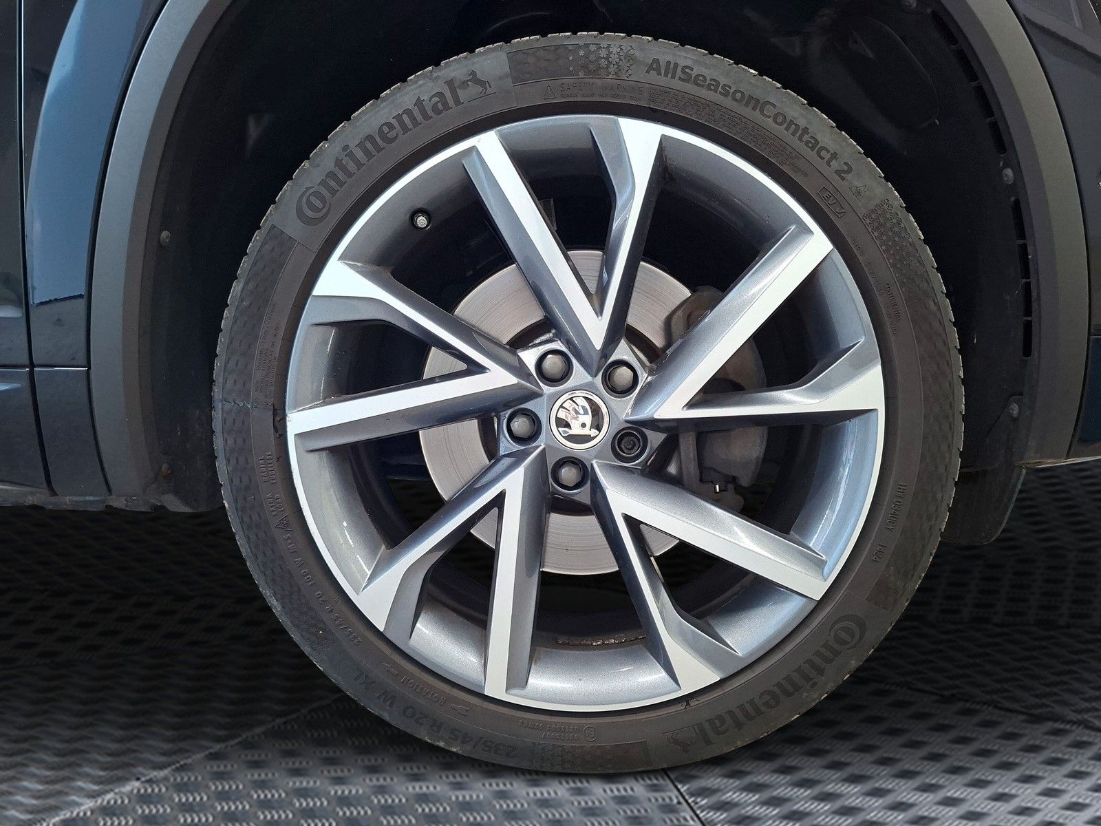 Fahrzeugabbildung SKODA Kodiaq Sportline 2.0TSI 7S AHK Canton Pano 20"