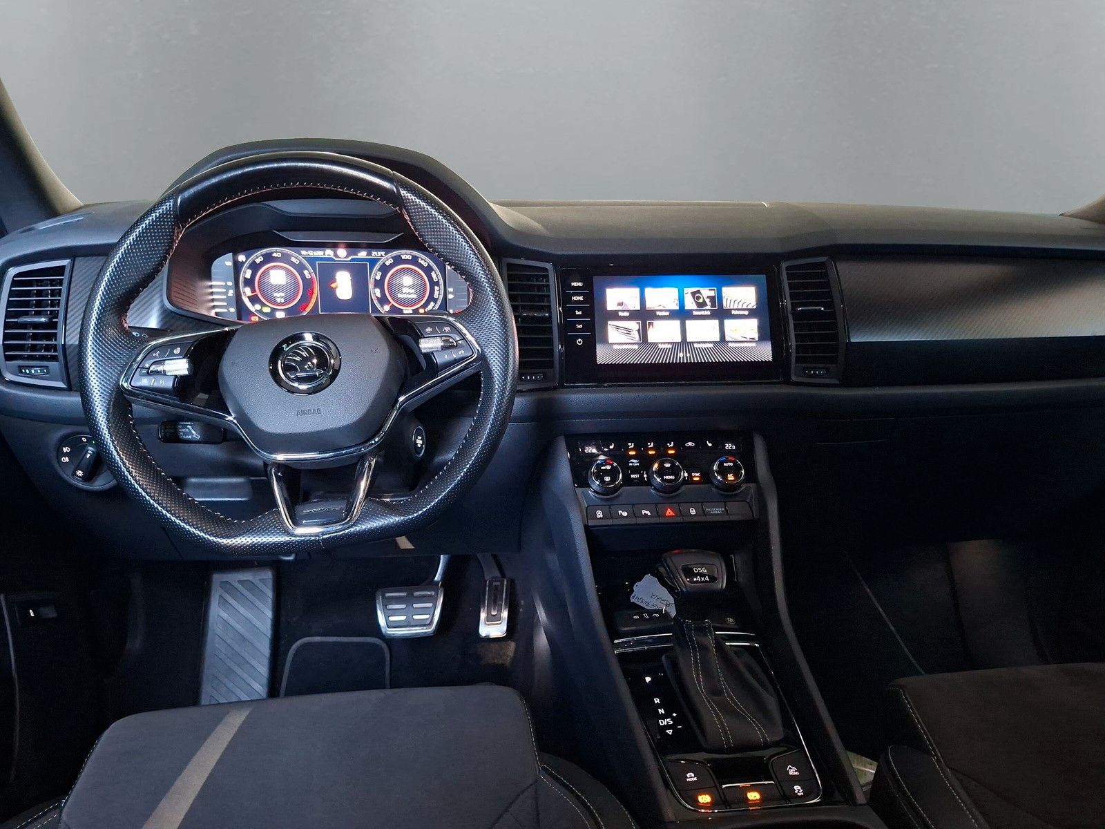 Fahrzeugabbildung SKODA Kodiaq Sportline 2.0TSI 7S AHK Canton Pano 20"