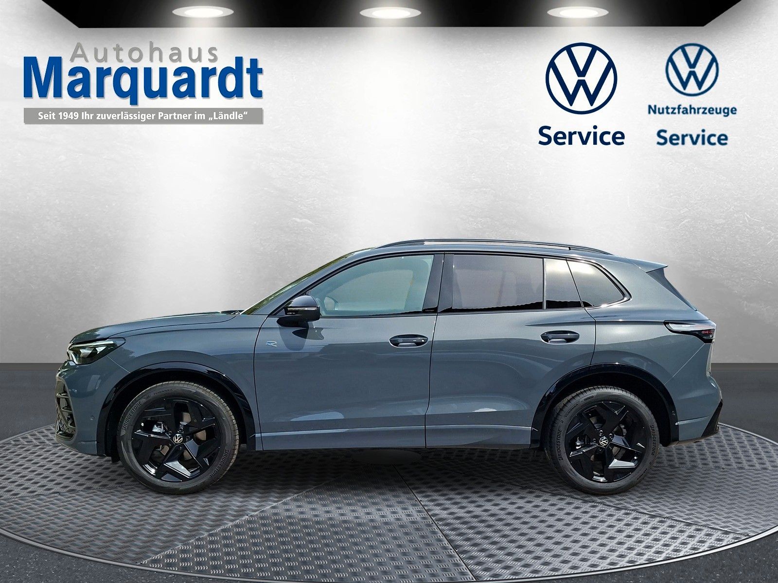 Fahrzeugabbildung Volkswagen Tiguan 1.5eTSI R-Line Pano IQMatrix AHK Headup