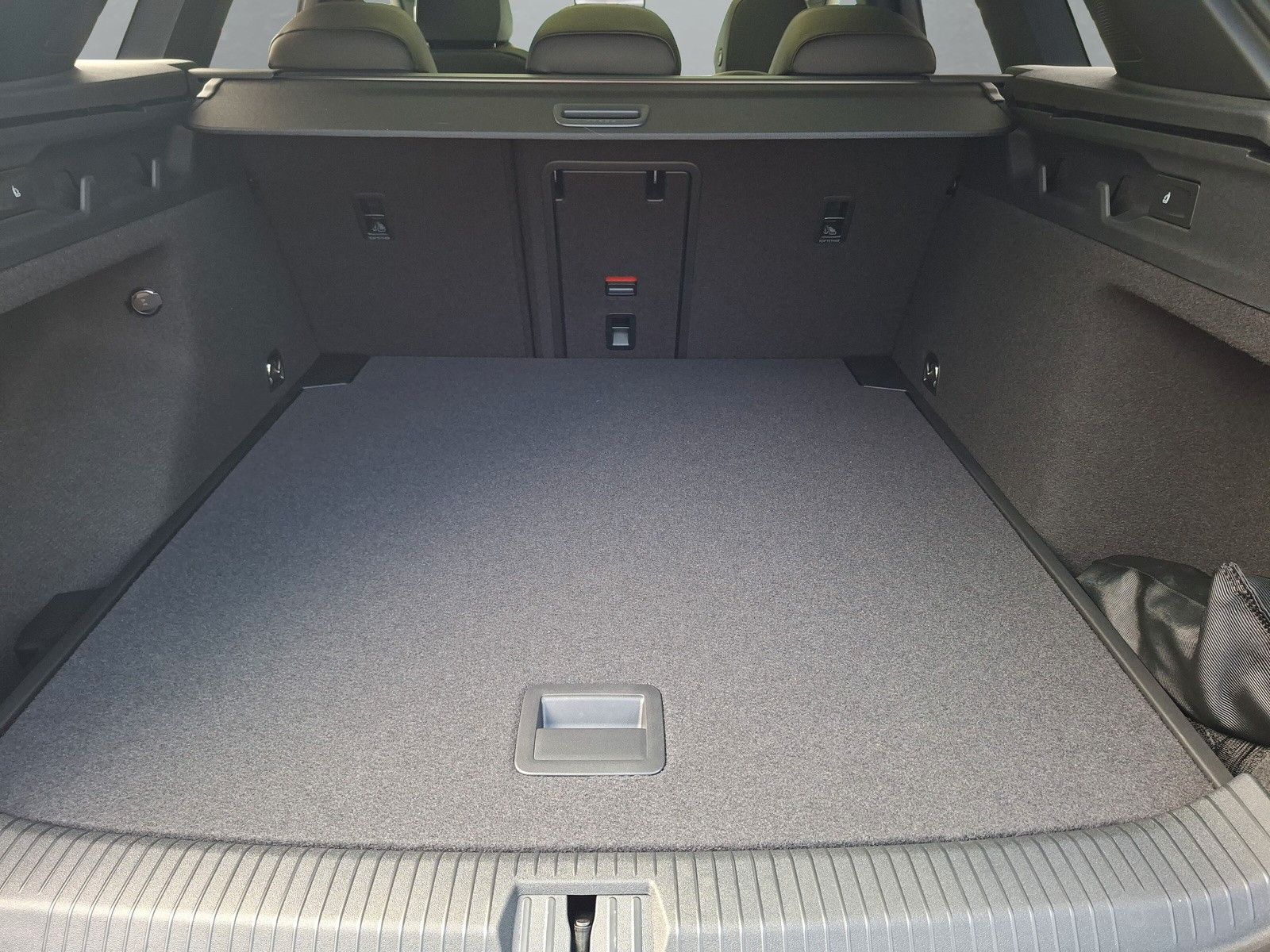 Fahrzeugabbildung Volkswagen ID.7 Tourer GTX 4Mot Pano AHK 21" Wärmep. Sound