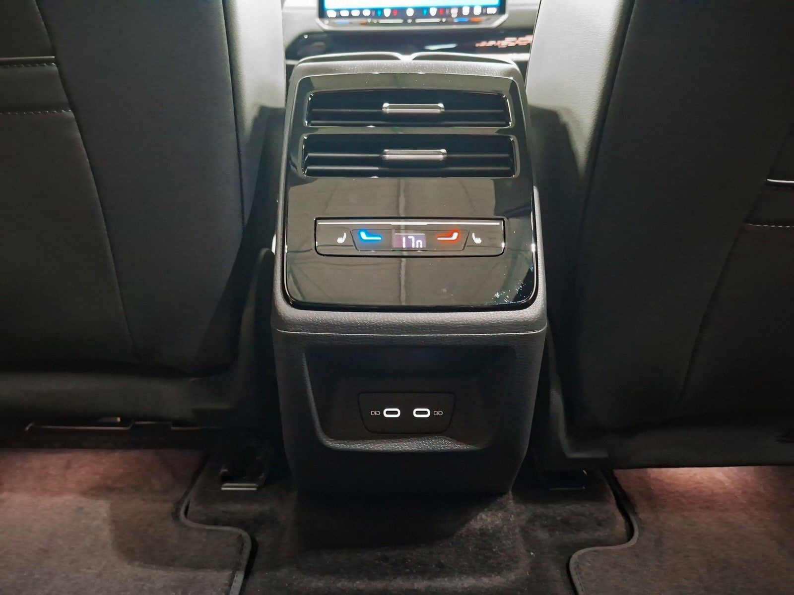 Fahrzeugabbildung Volkswagen ID.7 Tourer GTX 4Mot Pano AHK 21" Wärmep. Sound