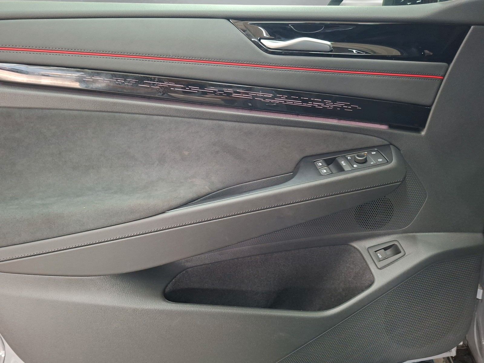 Fahrzeugabbildung Volkswagen ID.7 Tourer GTX 4Mot Pano AHK 21" Wärmep. Sound