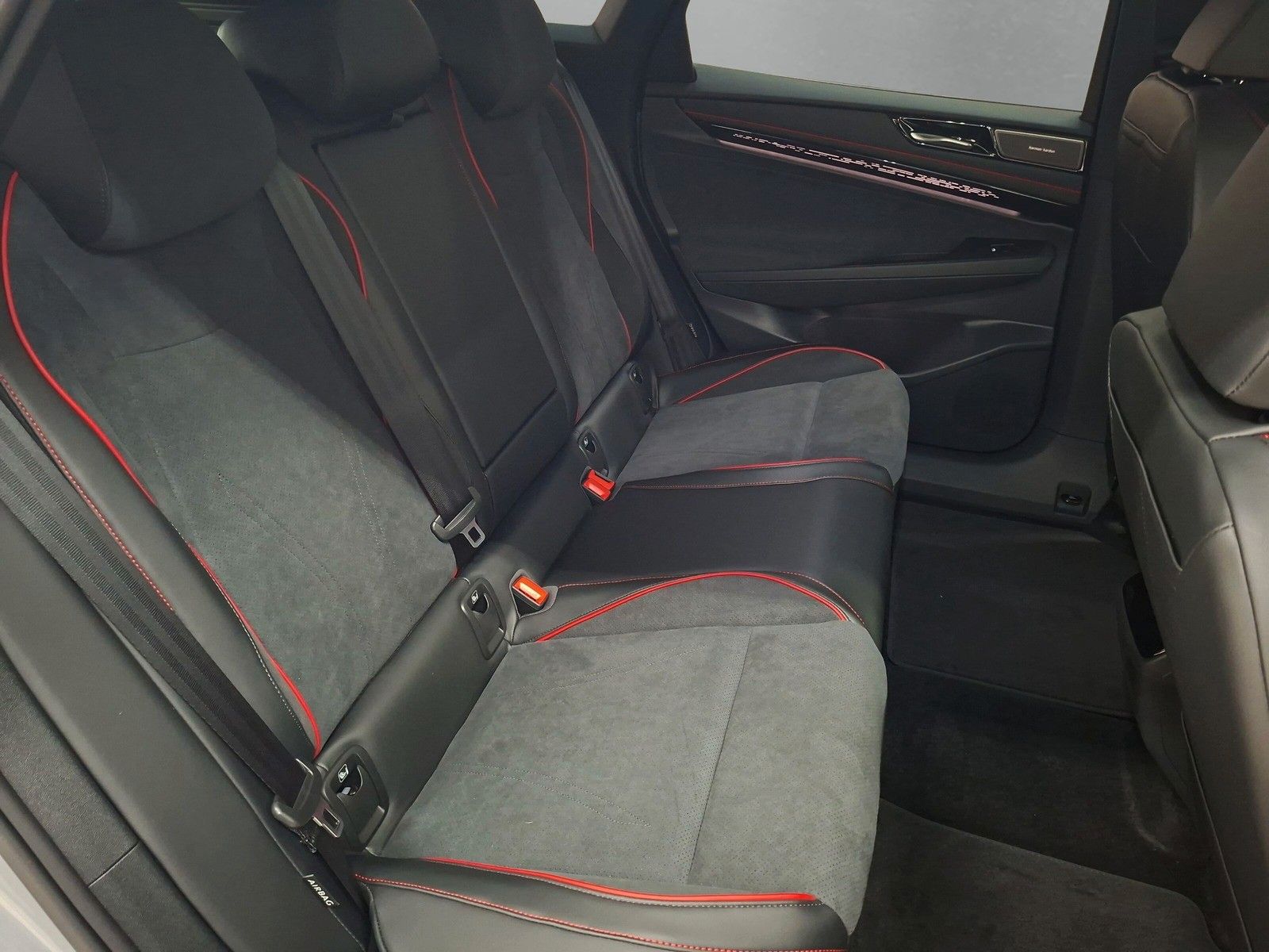 Fahrzeugabbildung Volkswagen ID.7 Tourer GTX 4Mot Pano AHK 21" Wärmep. Sound