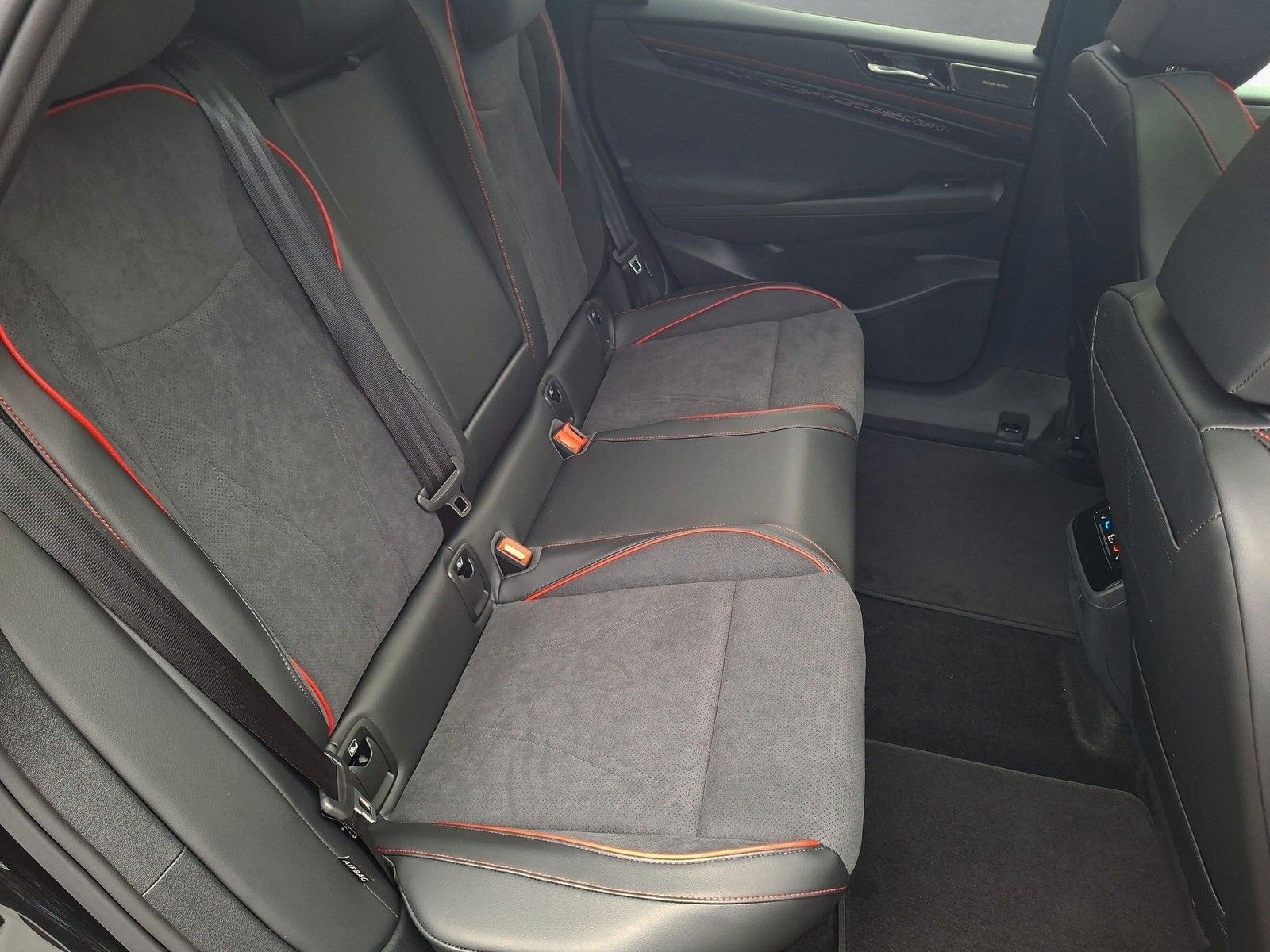 Fahrzeugabbildung Volkswagen ID.7 Tourer GTX 4Mot Pano AHK 21" Wärmep. Sound