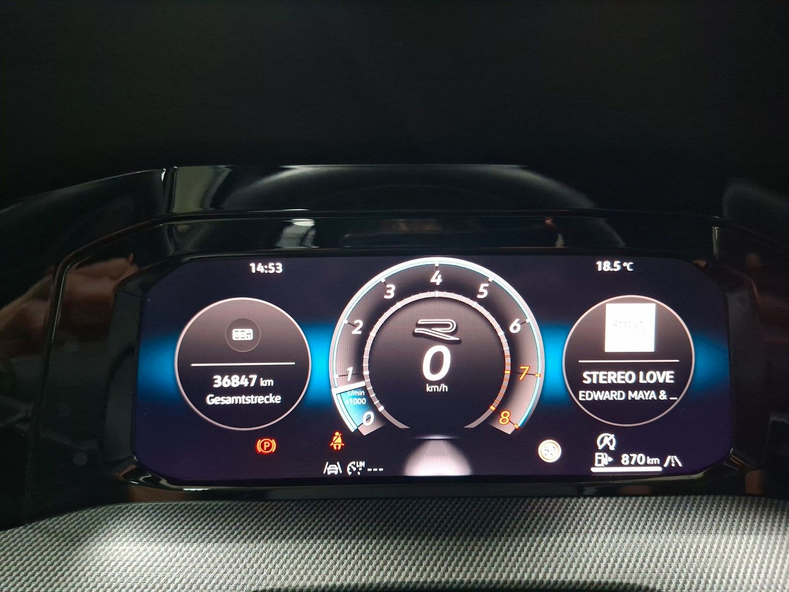 Fahrzeugabbildung Volkswagen Golf VIII 1.5 TSI R-Line ACC Rf.kamera LED