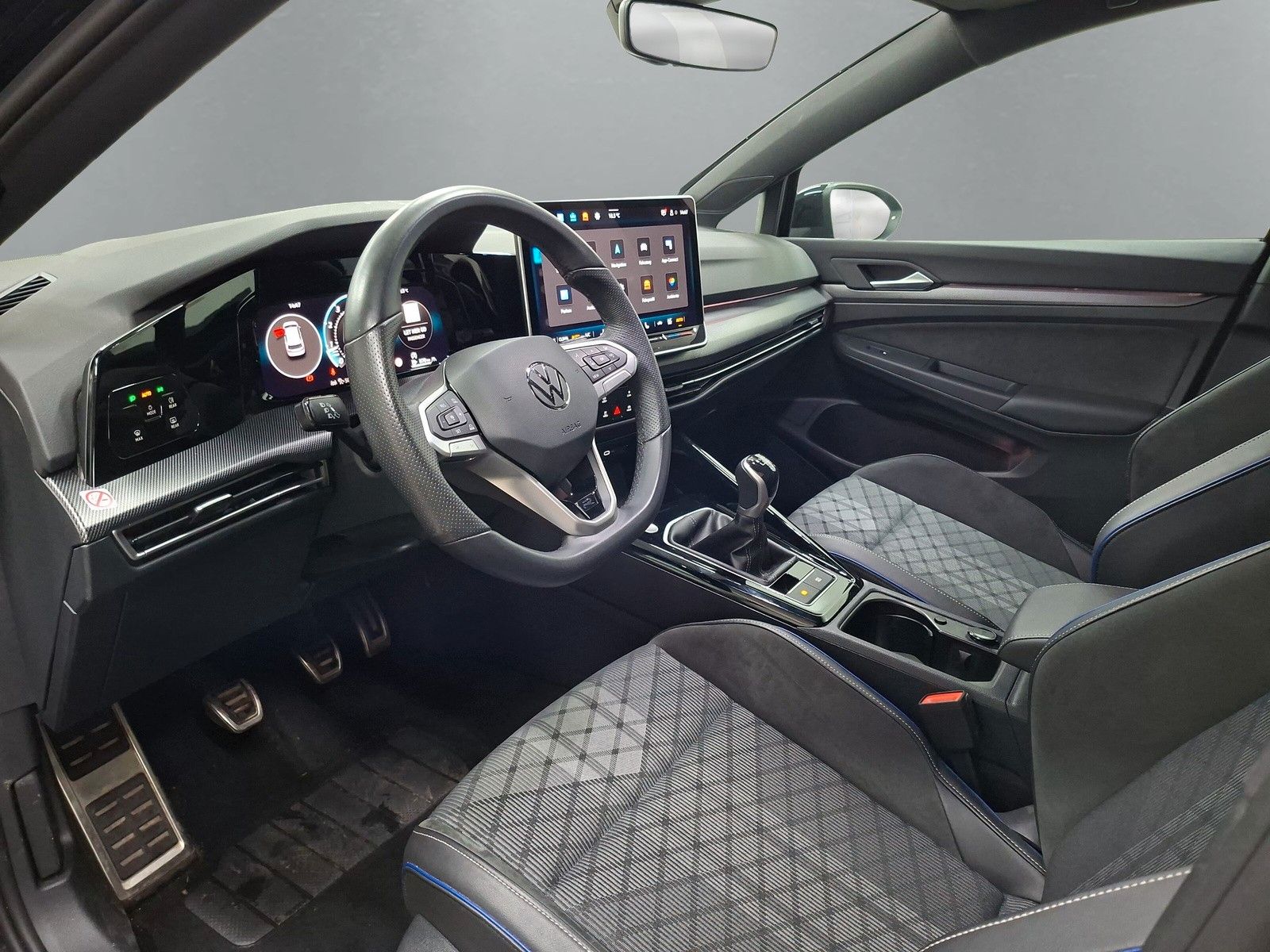 Fahrzeugabbildung Volkswagen Golf VIII 1.5 TSI R-Line ACC Rf.kamera LED
