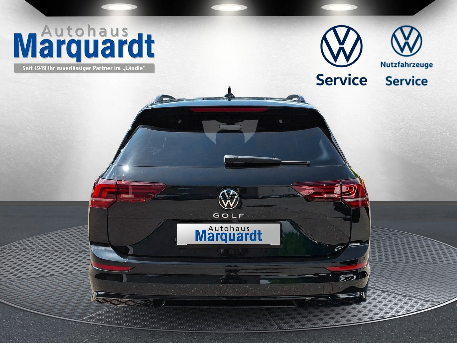 Fahrzeugabbildung Volkswagen Golf VIII 1.5eTSI R-Line Pano 18" LED ACC AHK