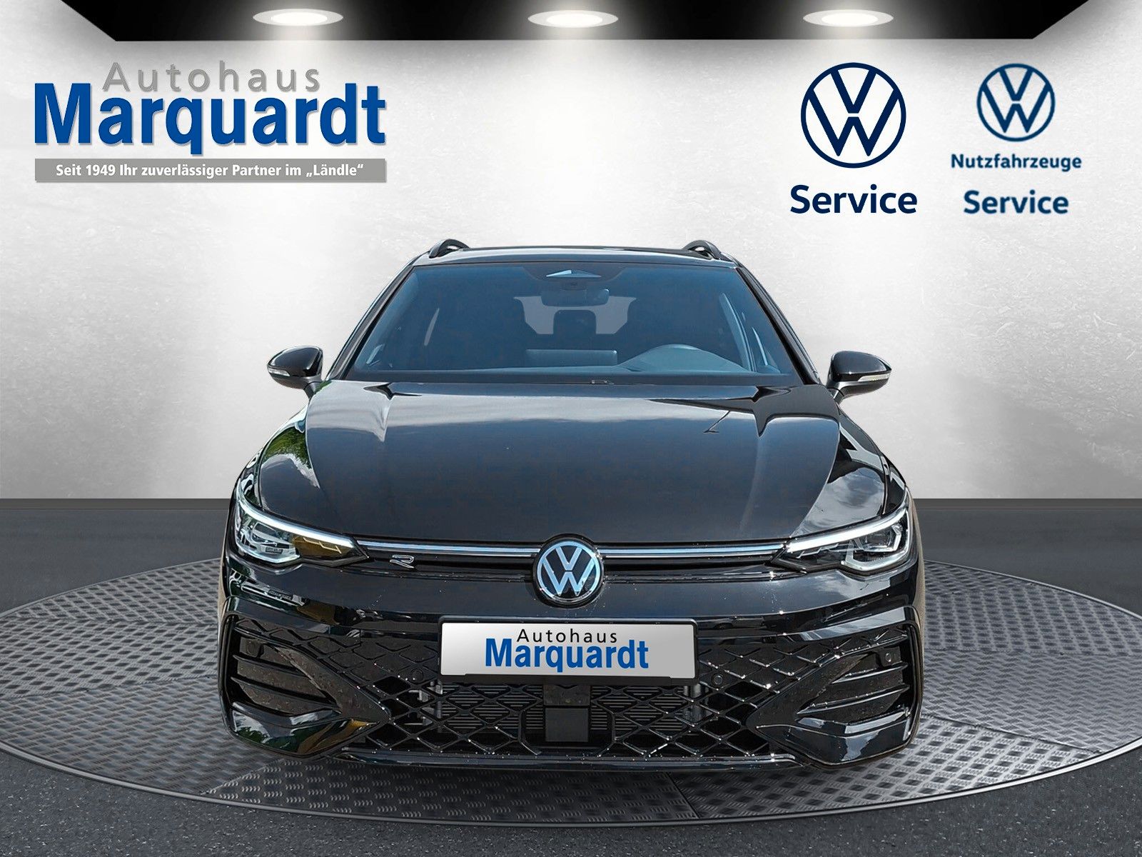 Fahrzeugabbildung Volkswagen Golf VIII 1.5eTSI R-Line Pano 18" LED ACC AHK