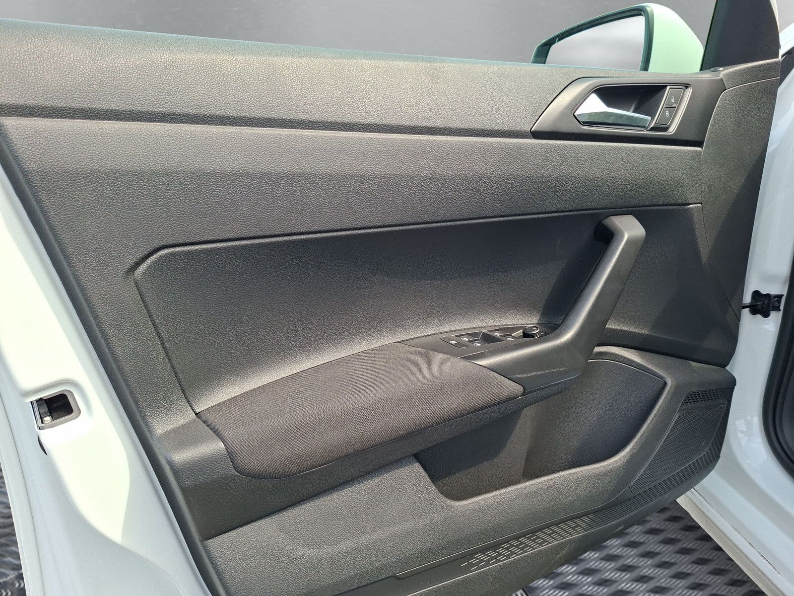 Fahrzeugabbildung Volkswagen Polo VI 1.0 LED AppConnect Sitzhzg.