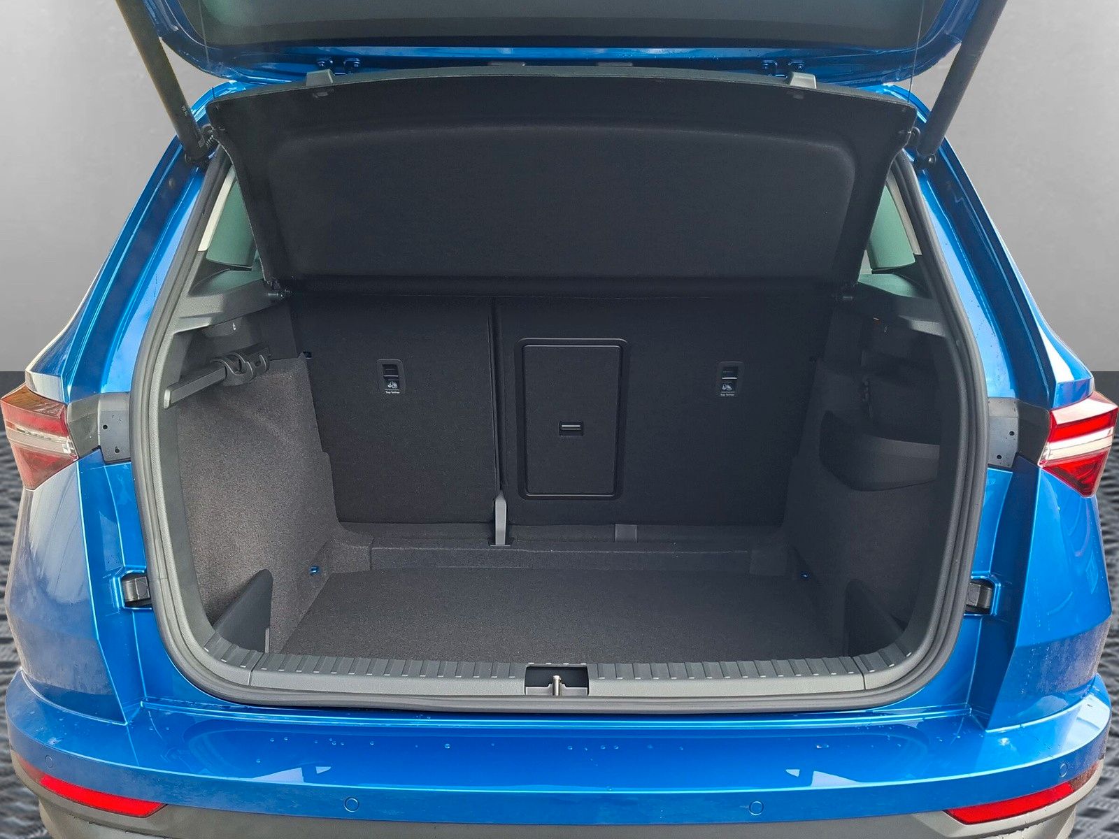 Fahrzeugabbildung SKODA Karoq 1.5 TSI DSG Keyless LED AHK Navi ACC eHeck