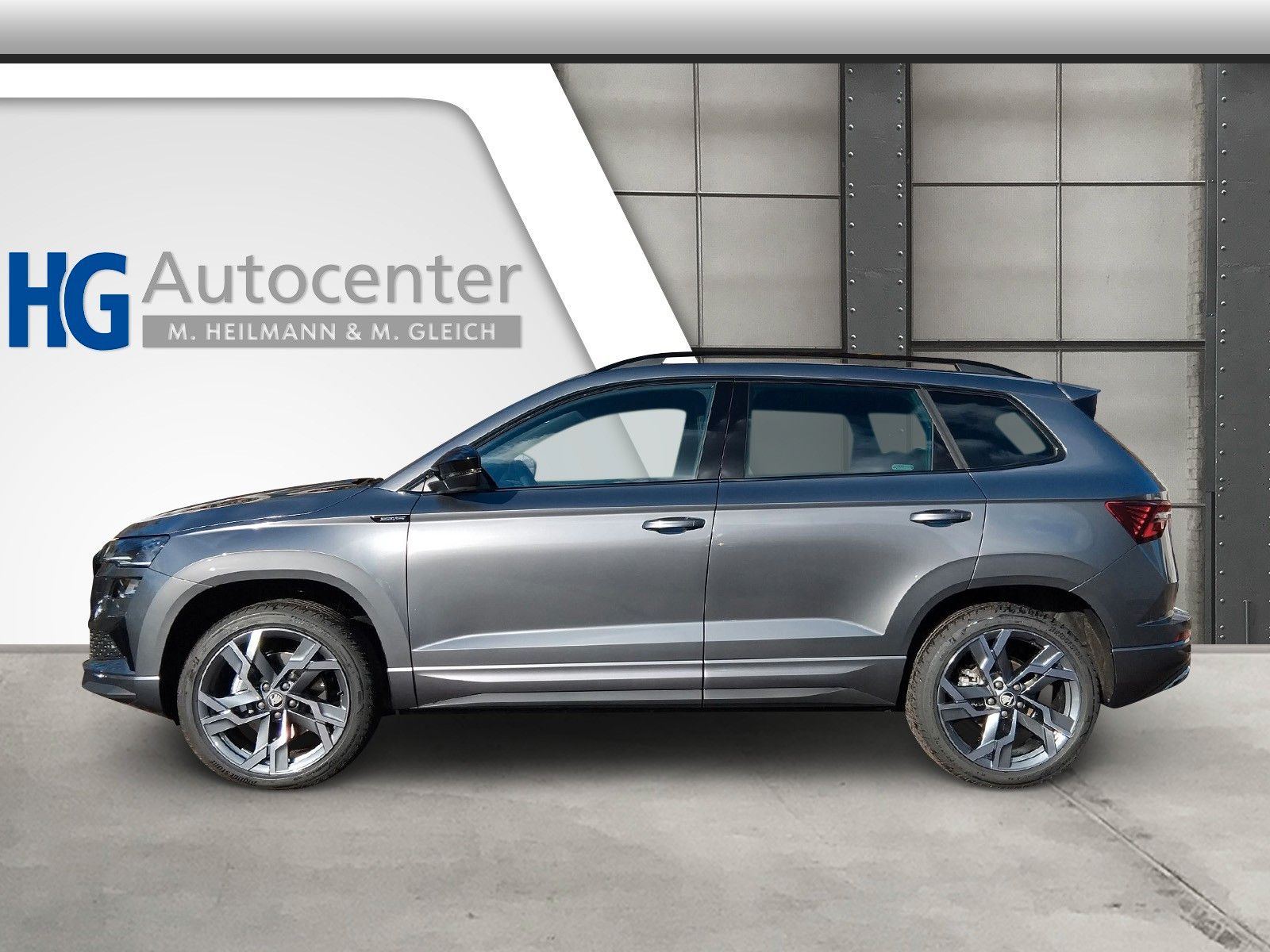 Fahrzeugabbildung SKODA Karoq Sportline 2.0TSI Standh Pano AHK 19" Leder