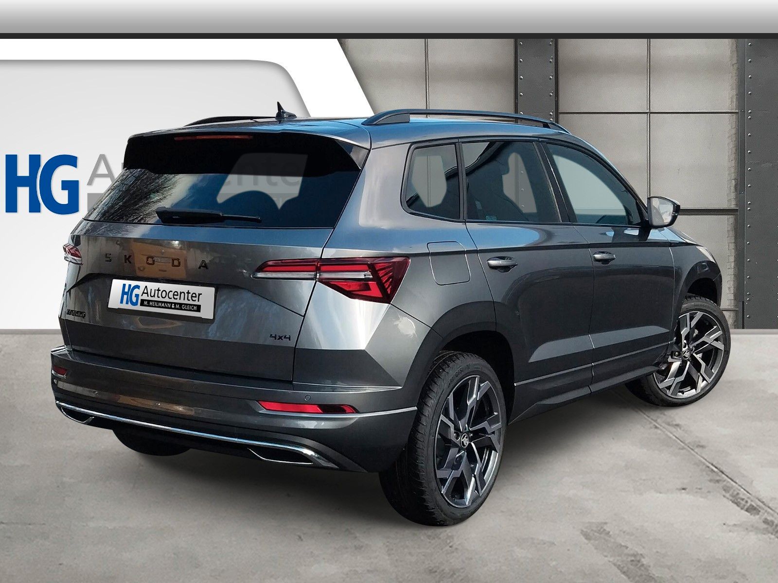 Fahrzeugabbildung SKODA Karoq Sportline 2.0TSI Standh Pano AHK 19" Leder