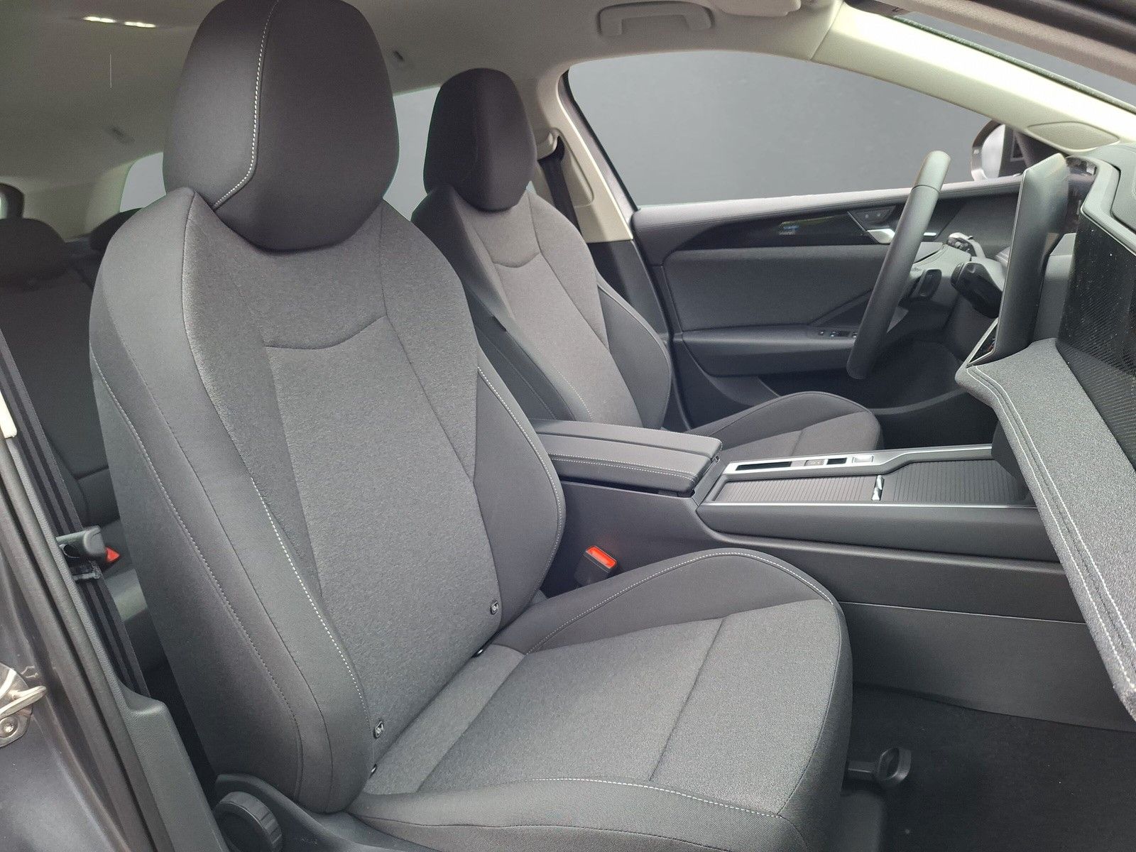 Fahrzeugabbildung Volkswagen Passat  Variant 1.5 TSI AHK LED Side ACC 5J.Gar.