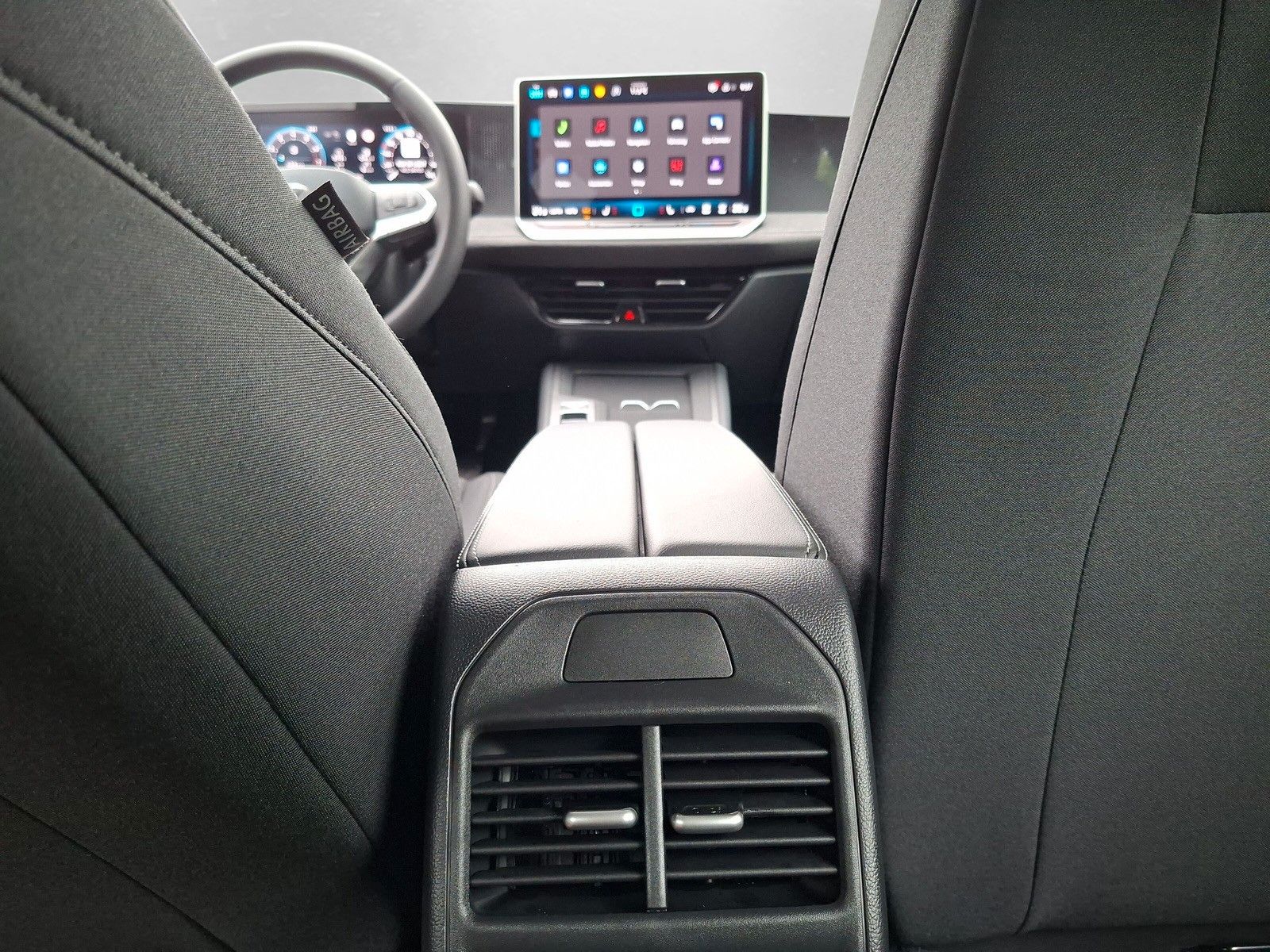 Fahrzeugabbildung Volkswagen Passat  Variant 1.5 TSI AHK LED Side ACC 5J.Gar.