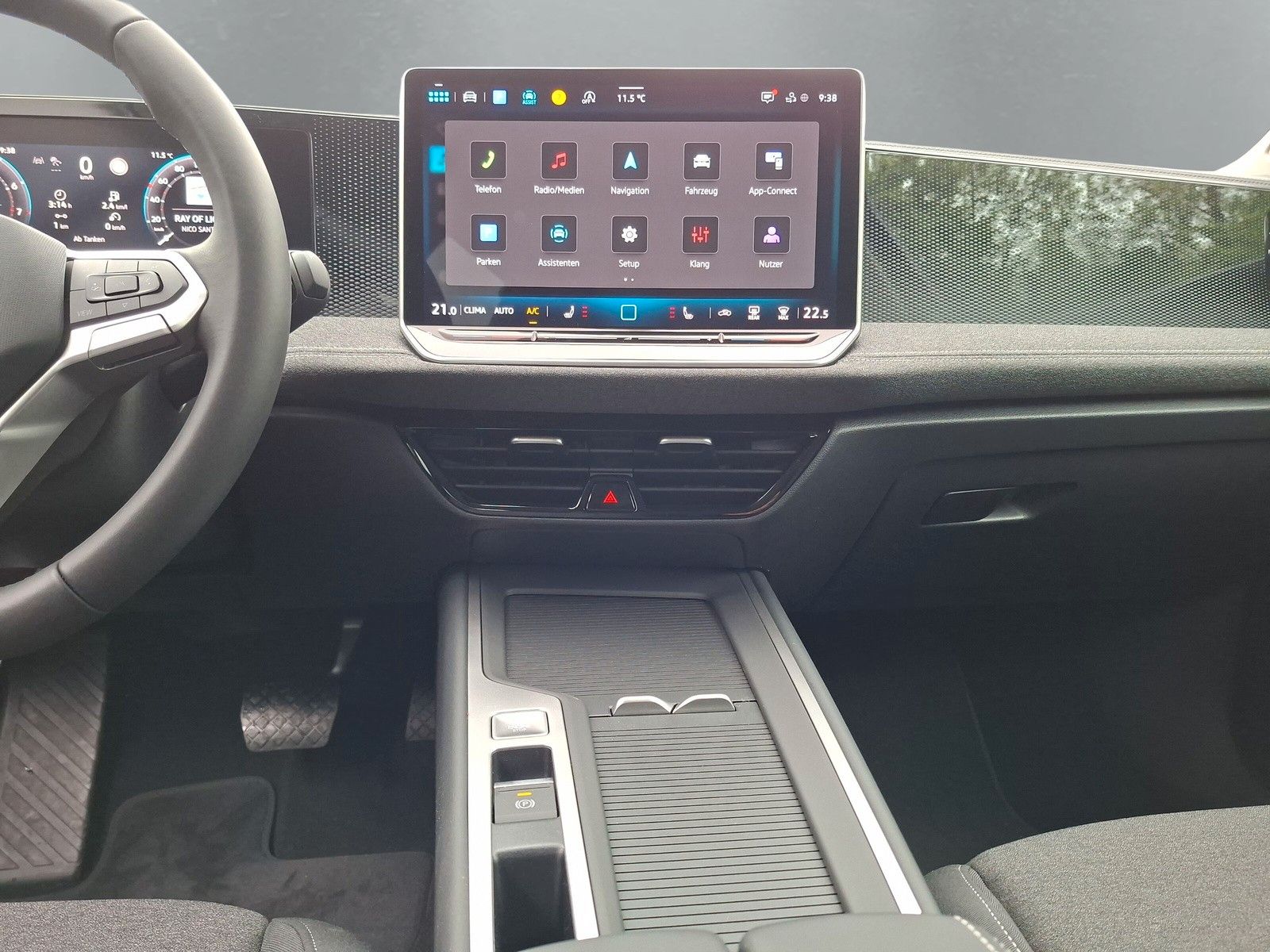 Fahrzeugabbildung Volkswagen Passat  Variant 1.5 TSI AHK LED Side ACC 5J.Gar.