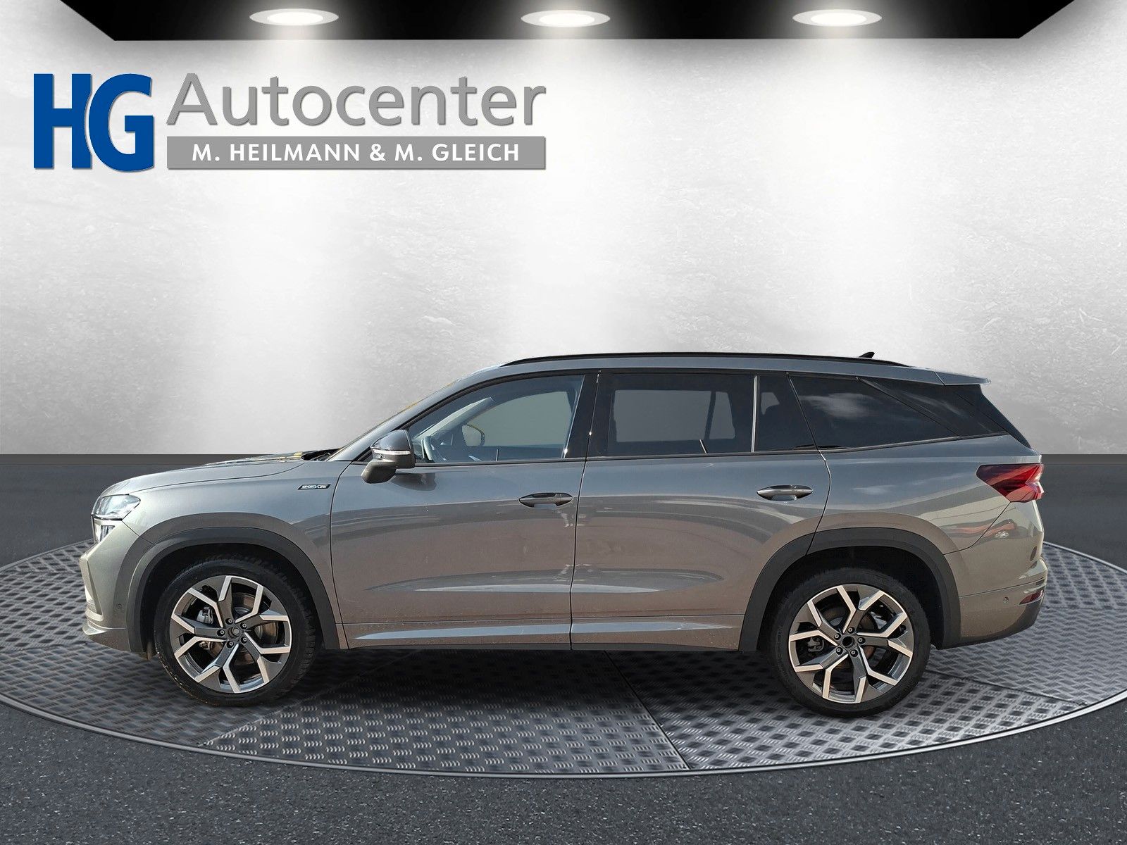 Fahrzeugabbildung SKODA Kodiaq Sportline 1.5TSI 7S.Pano AHK 360° 20"