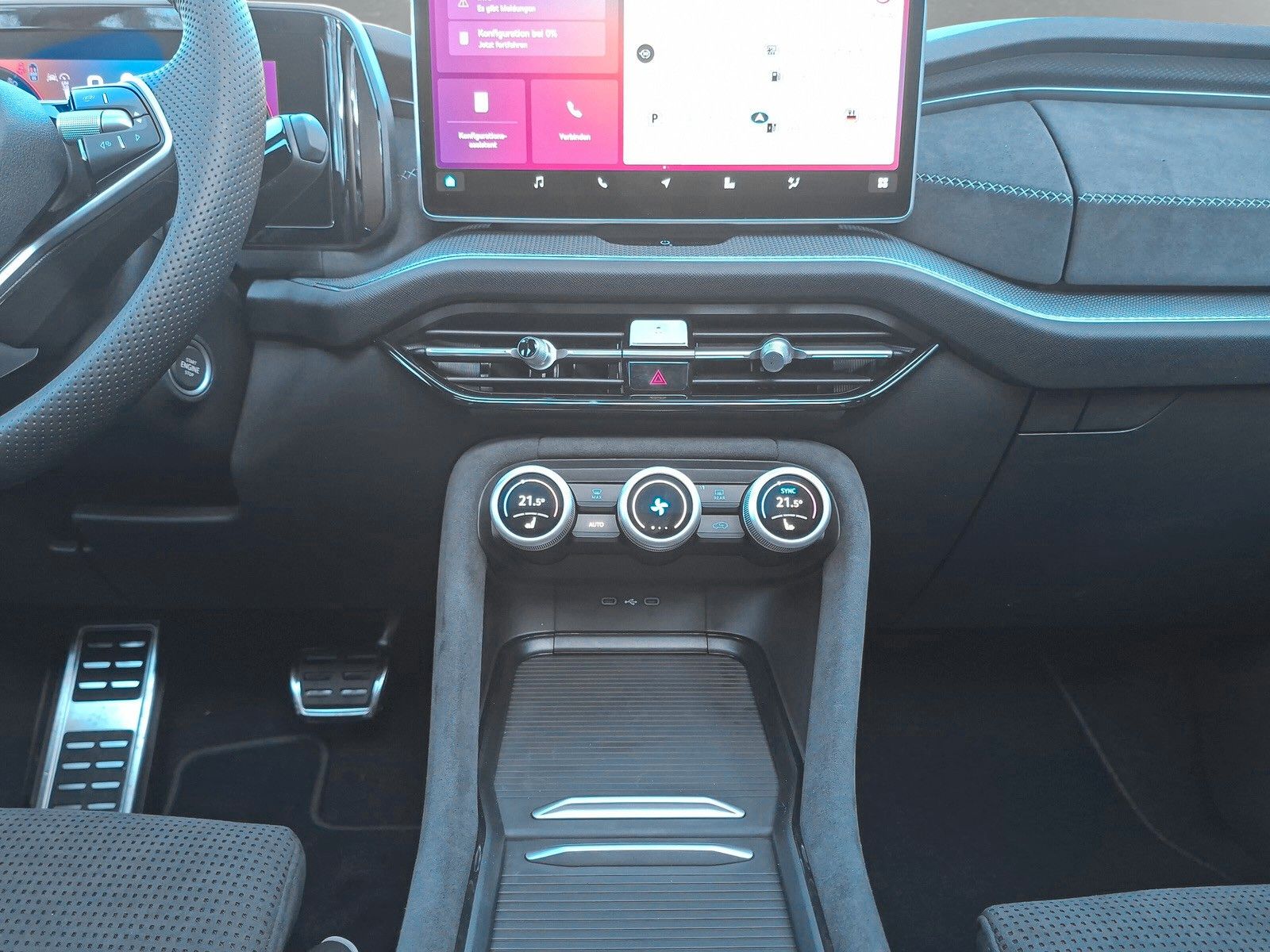 Fahrzeugabbildung SKODA Kodiaq Sportline 1.5TSI 7S.Pano AHK Kamera 20"