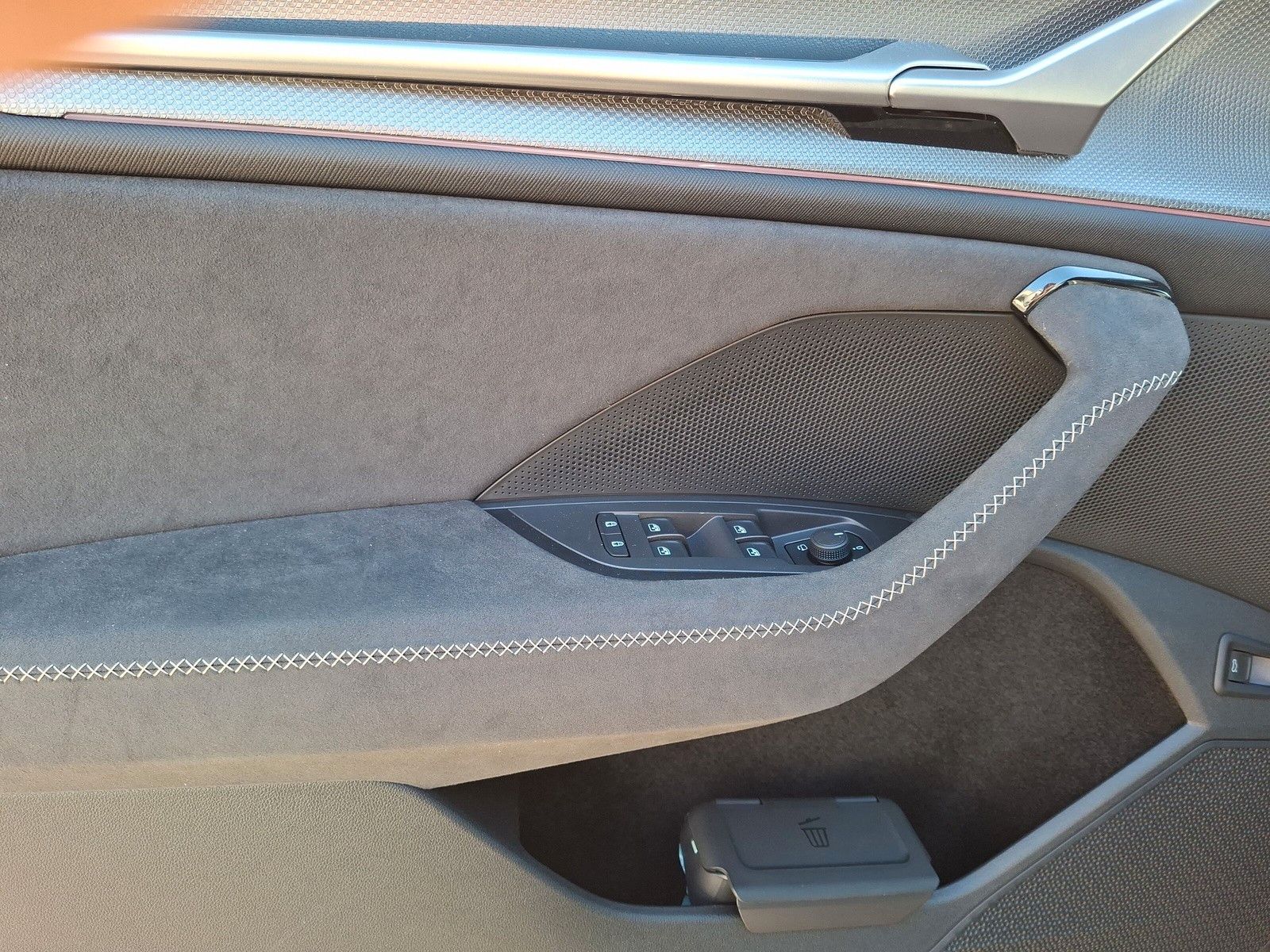 Fahrzeugabbildung SKODA Kodiaq Sportline 1.5TSI 7S.Pano AHK Kamera 20"