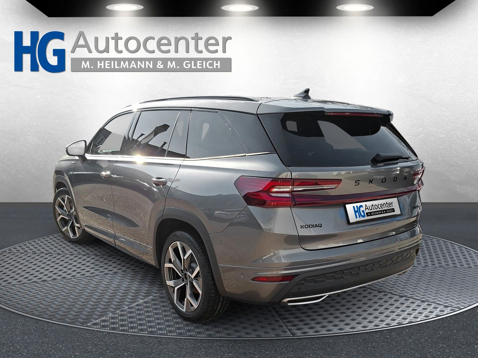 Fahrzeugabbildung SKODA Kodiaq Sportline 1.5TSI 7S.Pano AHK Kamera 20"