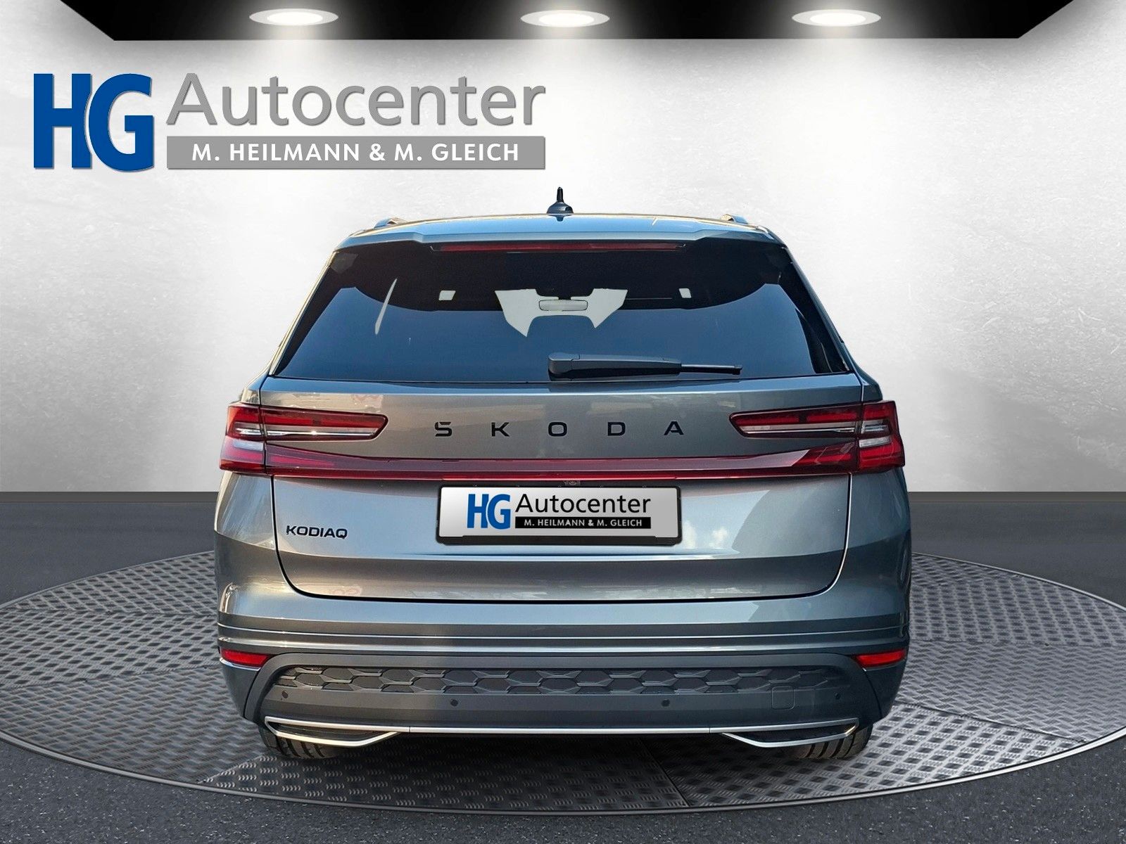 Fahrzeugabbildung SKODA Kodiaq Sportline 1.5TSI 7S.Pano AHK Kamera 20"