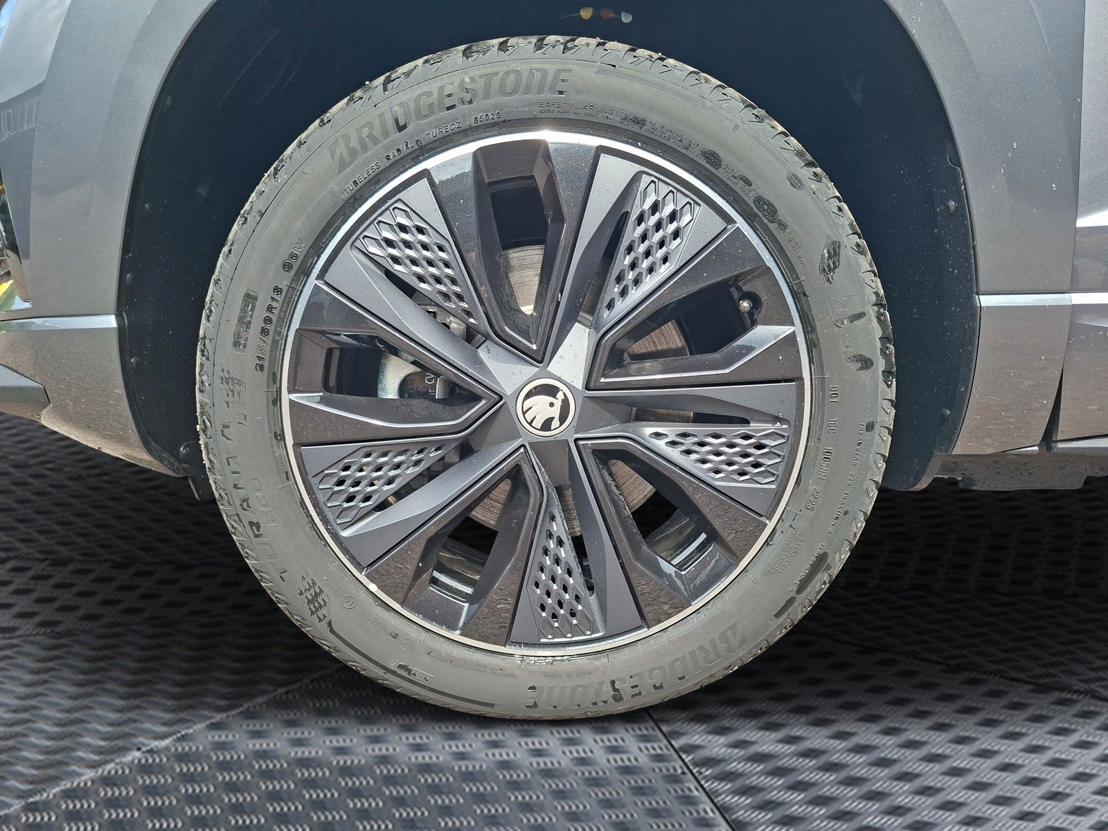 Fahrzeugabbildung SKODA Karoq 1.5TSI Sportline Pano AHK Matrix 5 J.Gar.