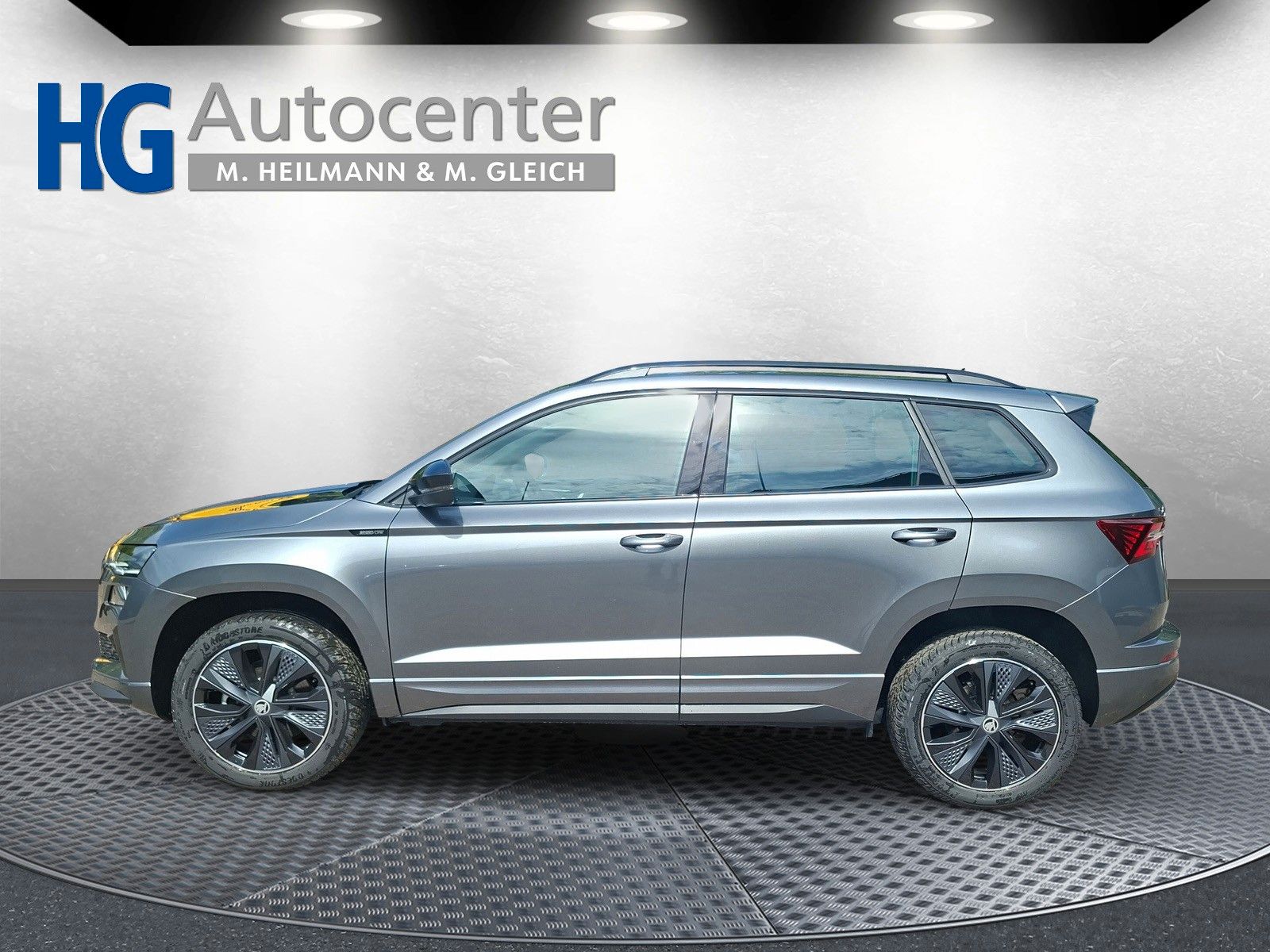 Fahrzeugabbildung SKODA Karoq 1.5TSI Sportline Pano AHK Matrix 5 J.Gar.