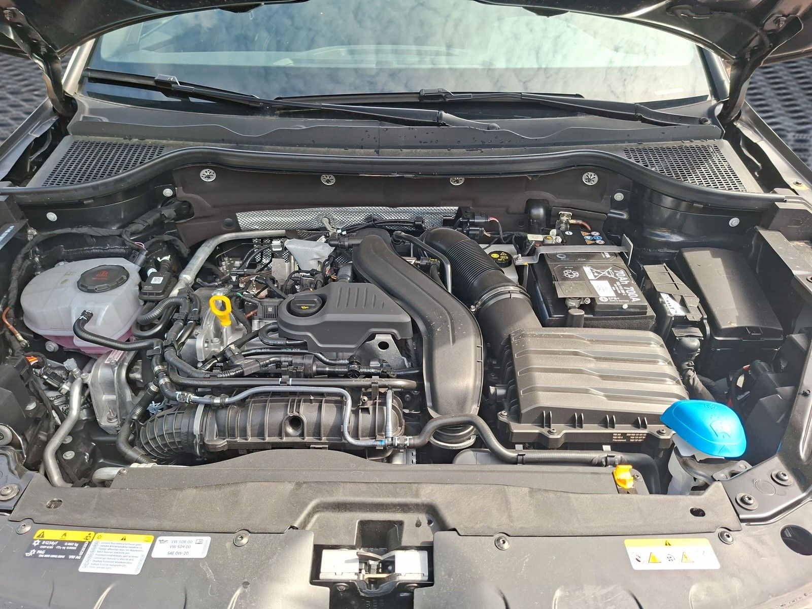 Fahrzeugabbildung SKODA Karoq 1.5TSI Sportline Pano AHK Matrix 5 J.Gar.