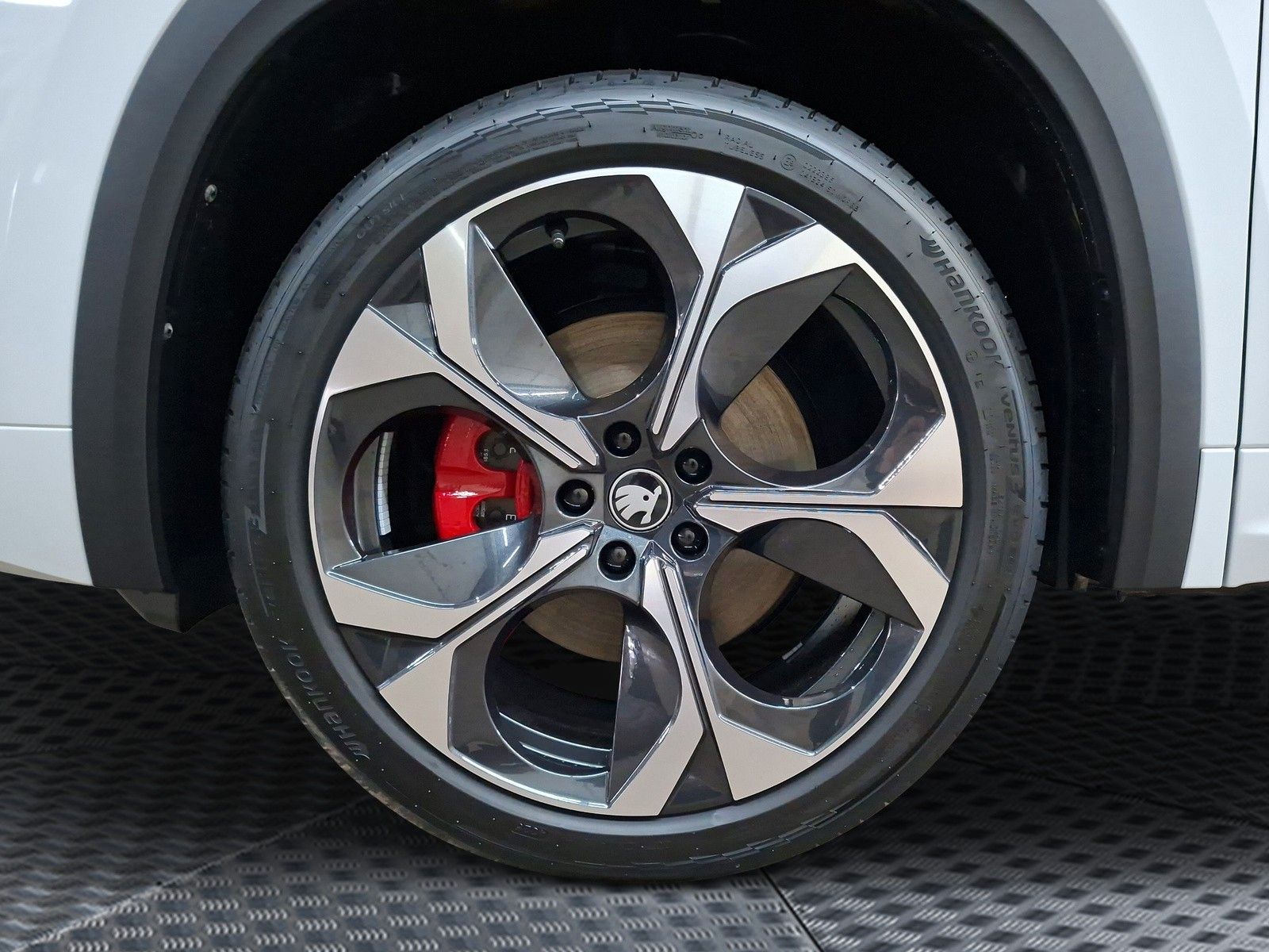 Fahrzeugabbildung SKODA Kodiaq 2.0TSI RS Pano AHK 7 S.Headup Standh.DCC