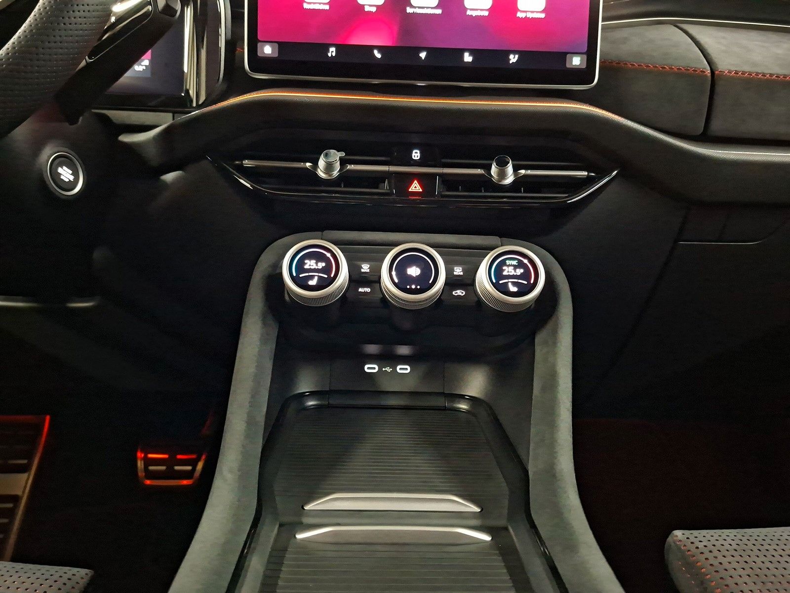Fahrzeugabbildung SKODA Kodiaq 2.0TSI RS Pano AHK 7 S.Headup Standh.DCC
