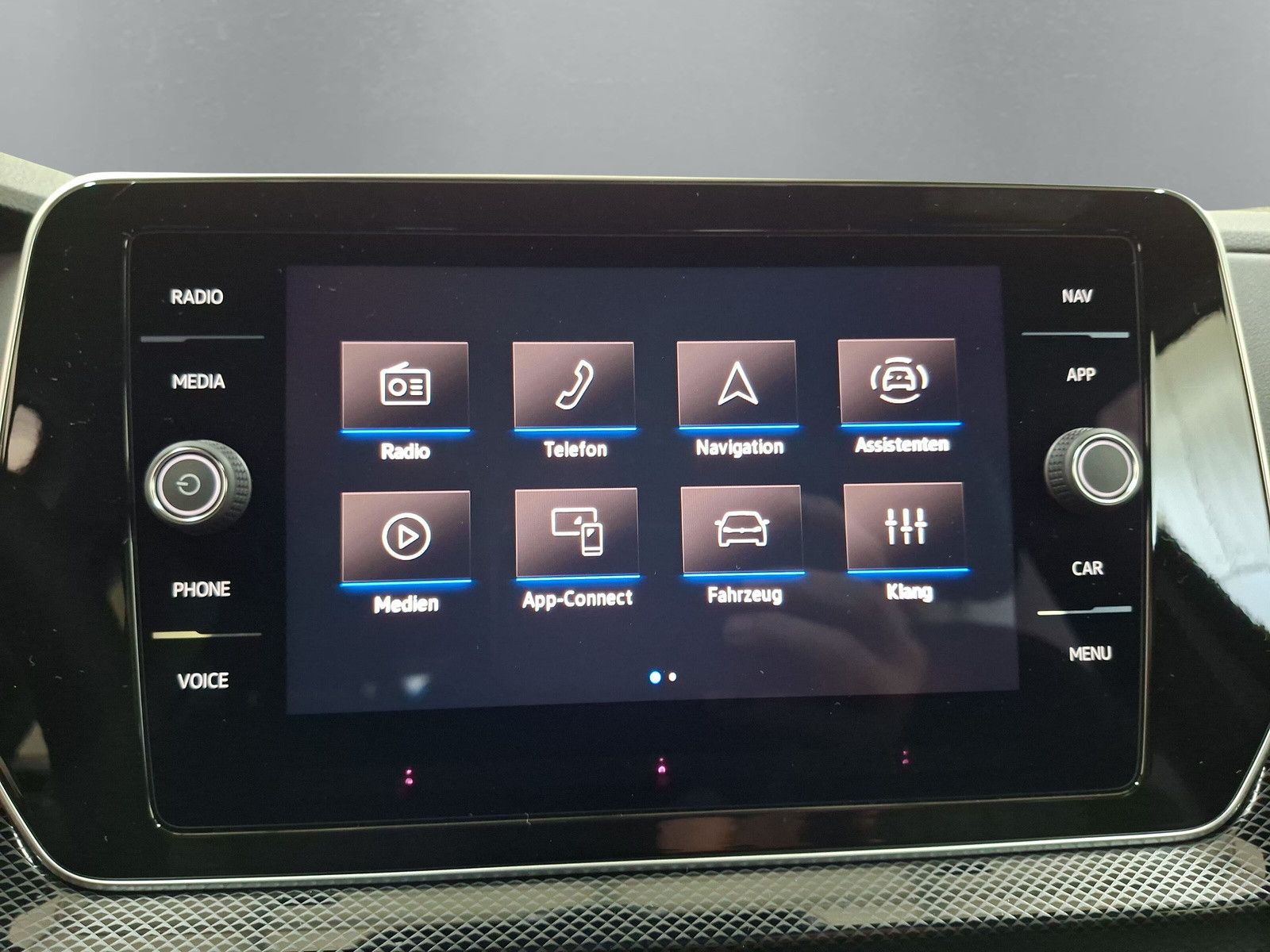 Fahrzeugabbildung Volkswagen T-Cross 1.5.TSI R-Line 18"Matrix AHK ACC Kamera