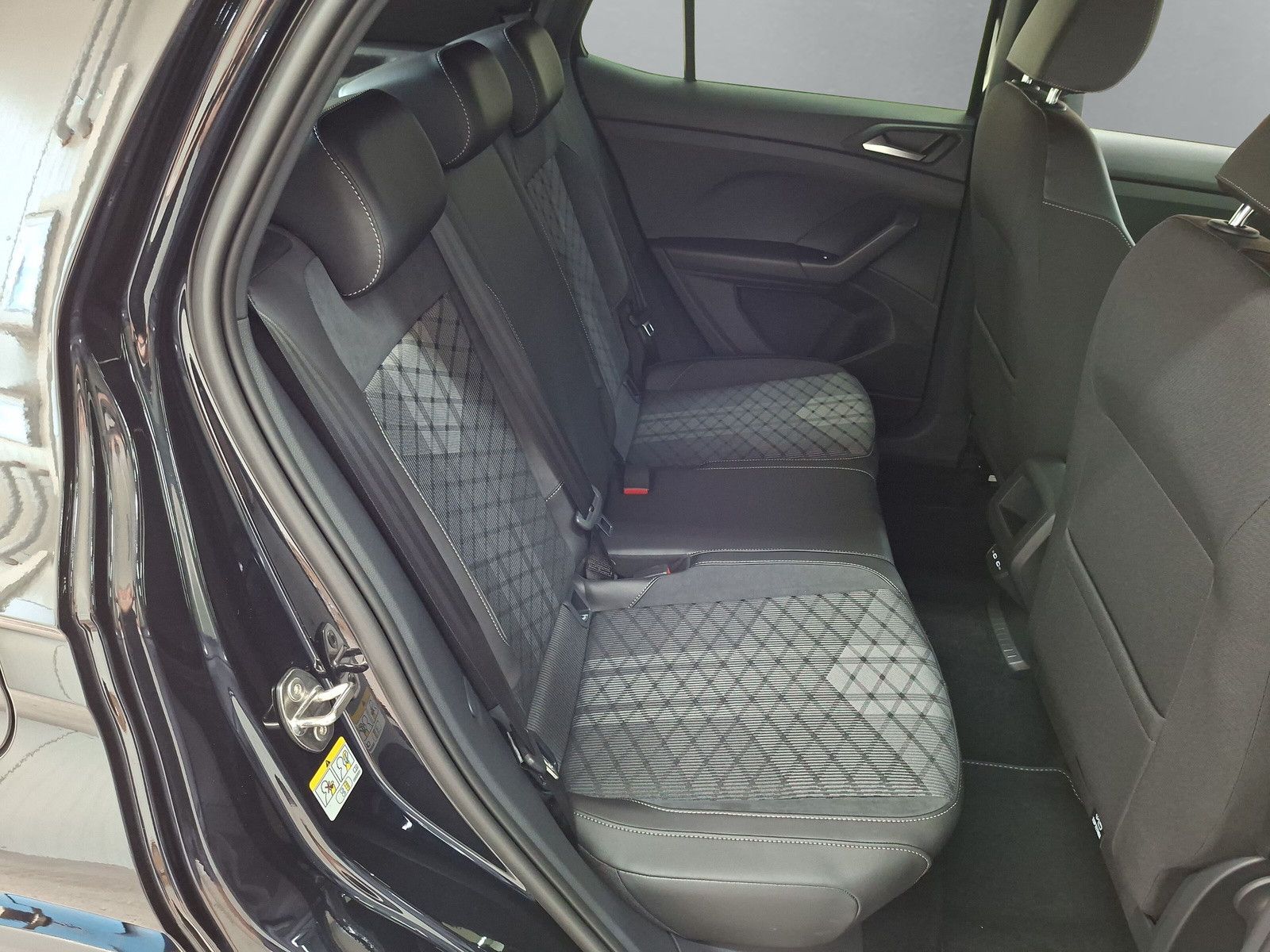 Fahrzeugabbildung Volkswagen T-Cross 1.5.TSI R-Line 18"Matrix AHK ACC Kamera