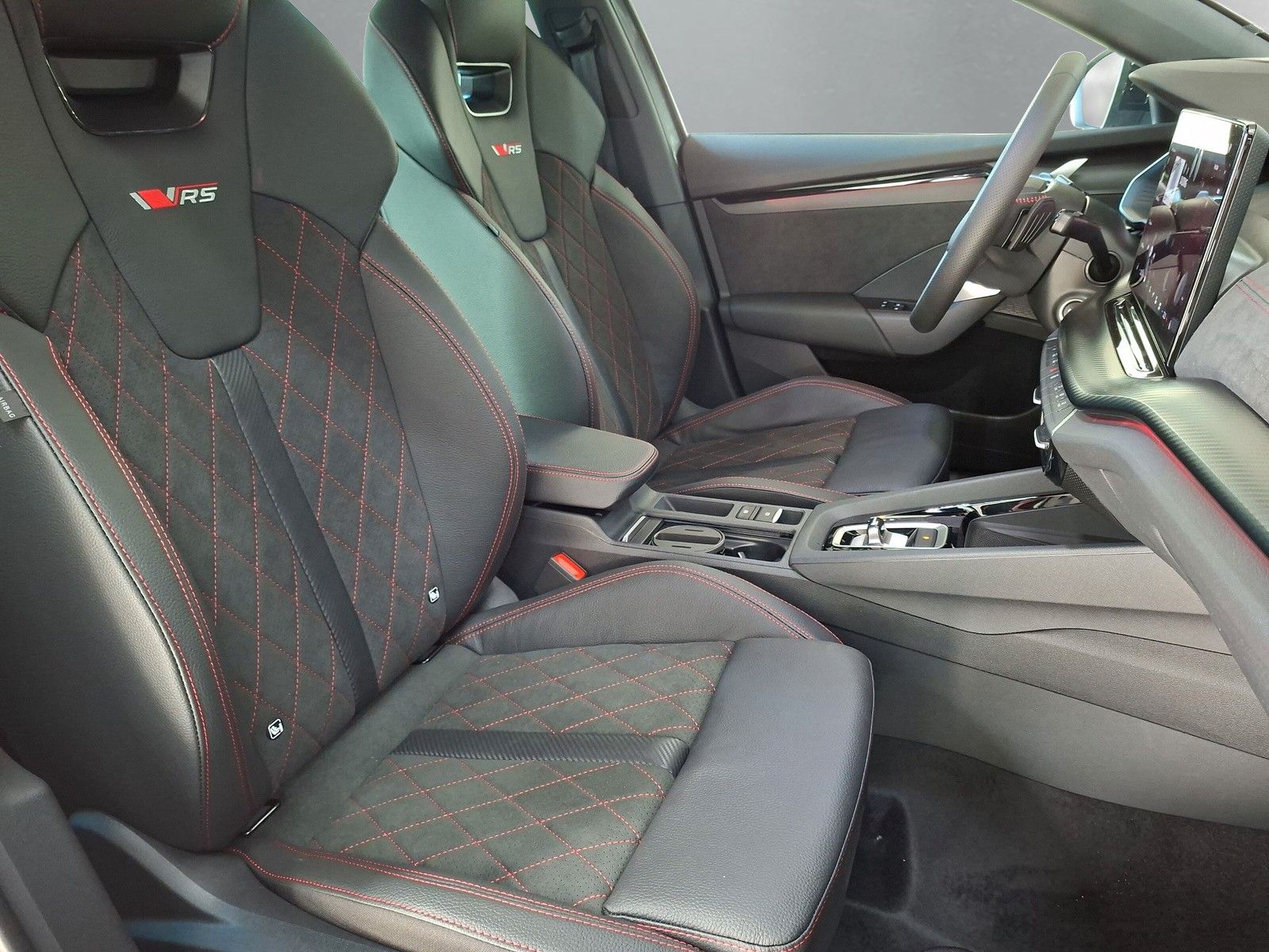 Fahrzeugabbildung SKODA Octavia Combi 2.0TSI RS 19"AHK PanoStandh.Canton