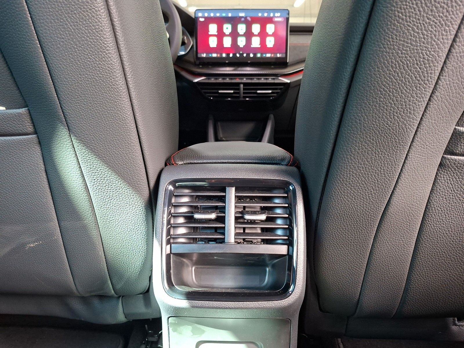Fahrzeugabbildung SKODA Octavia Combi 2.0TSI RS 19"AHK PanoStandh.Canton