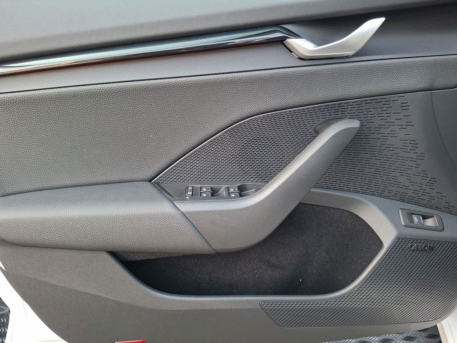 Fahrzeugabbildung SKODA Octavia Combi 2.0TSI RS 19"AHK PanoStandh.Canton