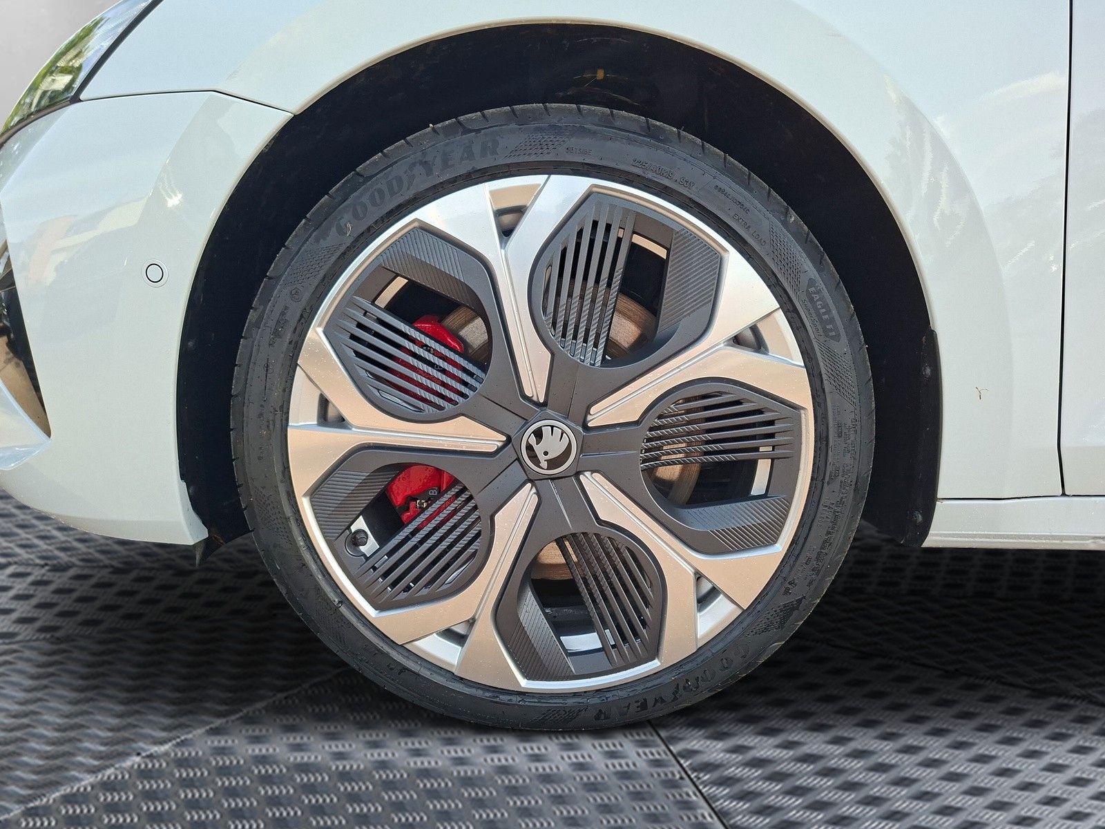 Fahrzeugabbildung SKODA Octavia Combi 2.0TSI RS 19"AHK PanoStandh.Canton