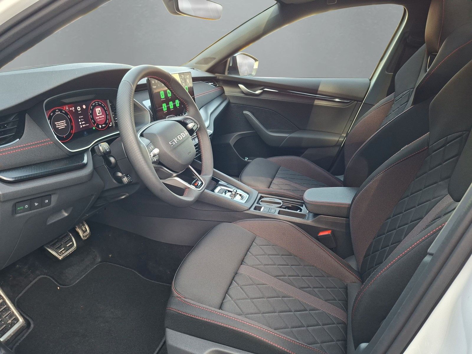 Fahrzeugabbildung SKODA Octavia Combi 2.0TSI RS 19"AHK PanoStandh.Canton