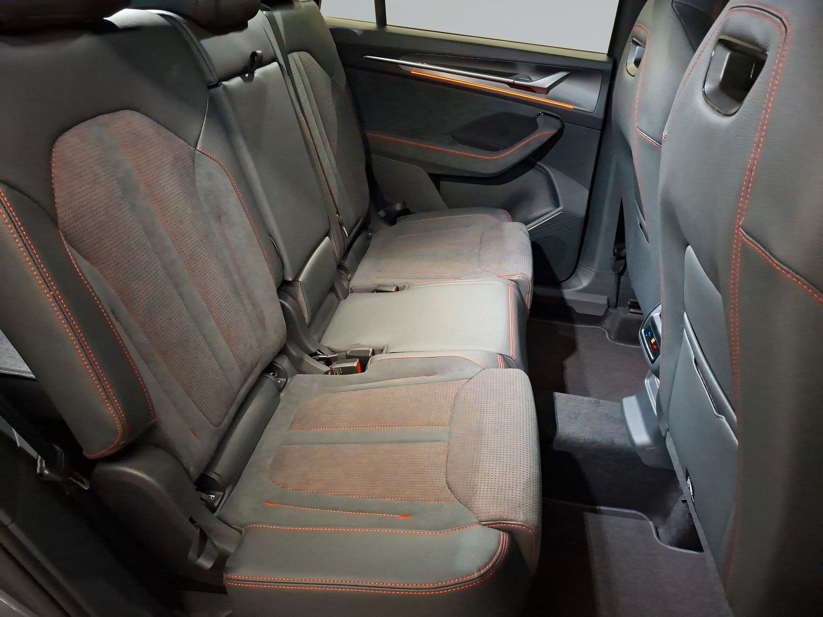 Fahrzeugabbildung SKODA Kodiaq 2.0TSI RS Pano AHK .Headup Standh.7Sitz