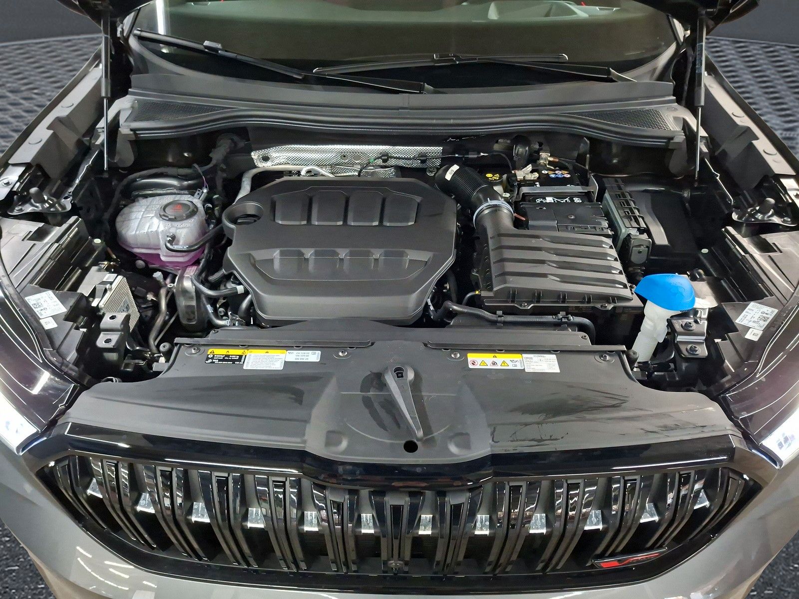 Fahrzeugabbildung SKODA Kodiaq 2.0TSI RS Pano AHK .Headup Standh.7Sitz