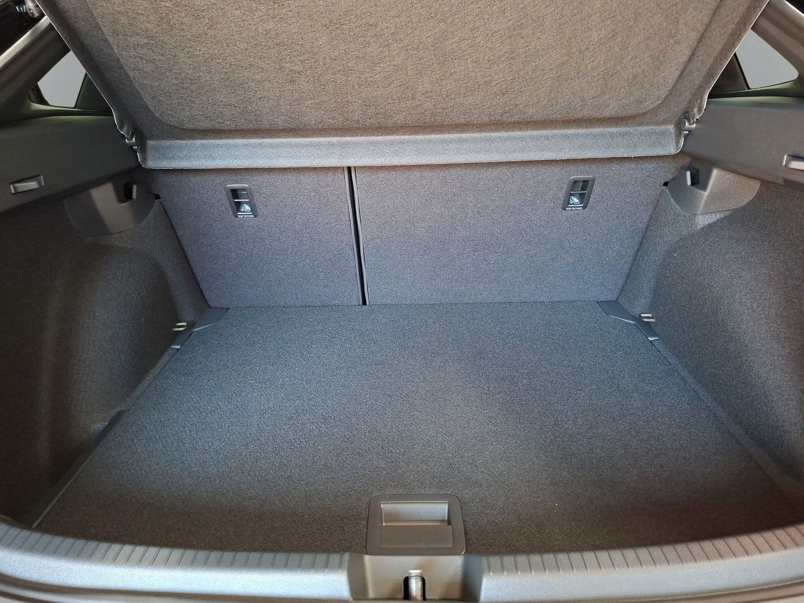 Fahrzeugabbildung Volkswagen Taigo 1.5 TSI R Line  IQ Matrix Pano ACC 18" AHK