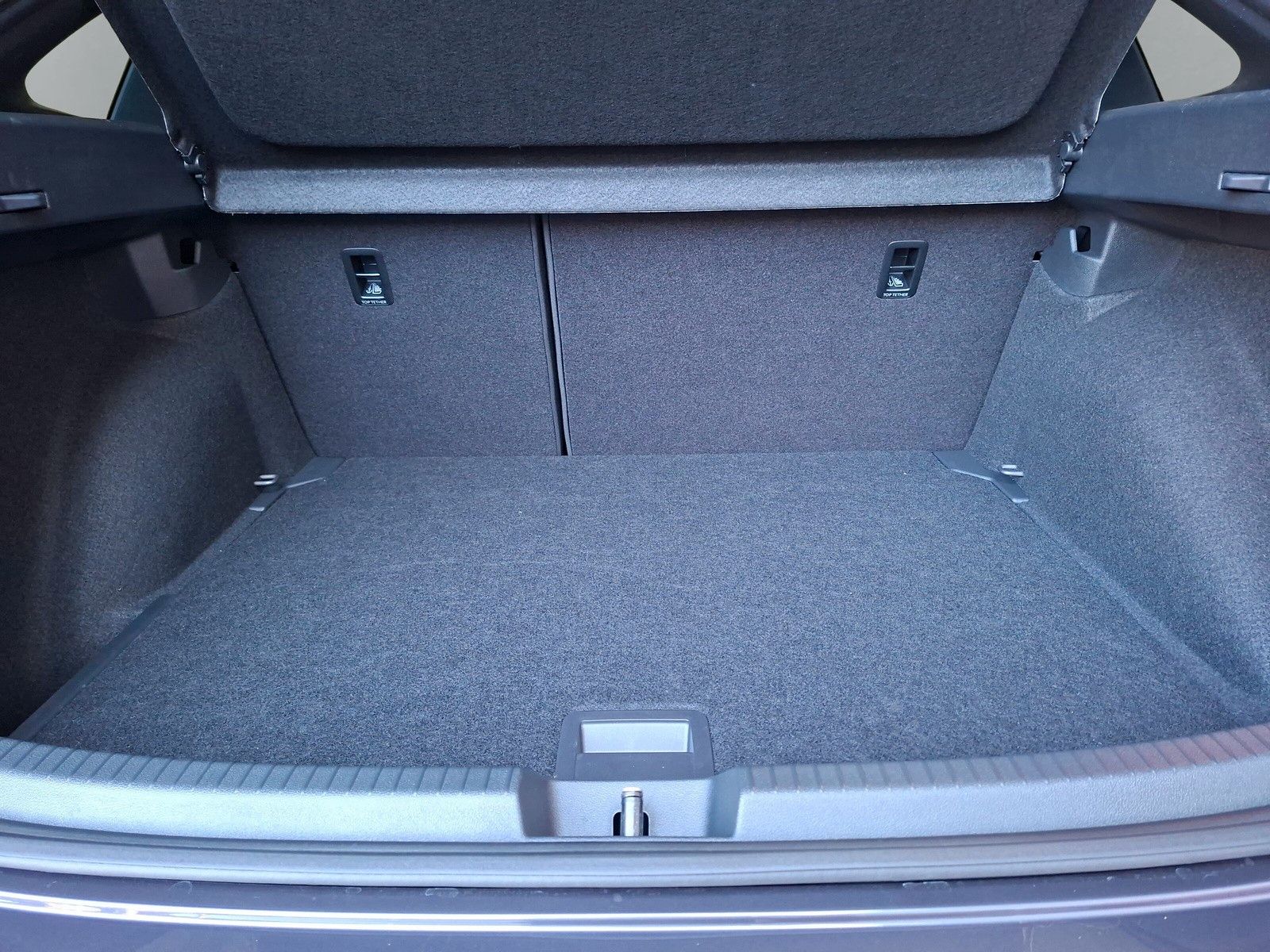 Fahrzeugabbildung Volkswagen Taigo 1.5 TSI R Line IQ Matrix Pano ACC 18" AHK