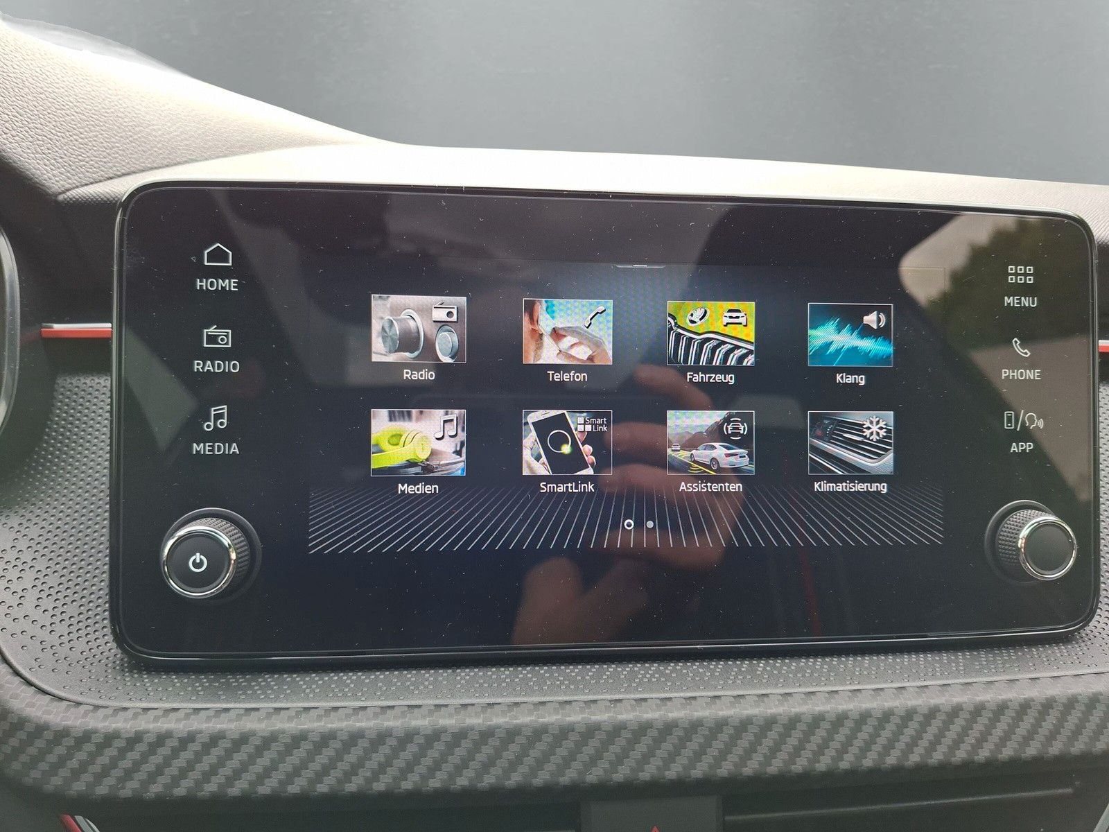 Fahrzeugabbildung SKODA Kamiq 1.5TSI Monte Carlo Pano Matrix 18 Zoll AHK