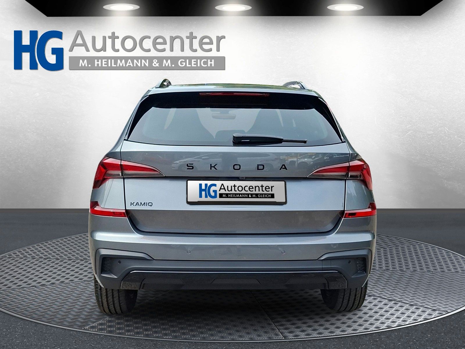 Fahrzeugabbildung SKODA Kamiq 1.5TSI Monte Carlo Pano Matrix ACC SideAHK
