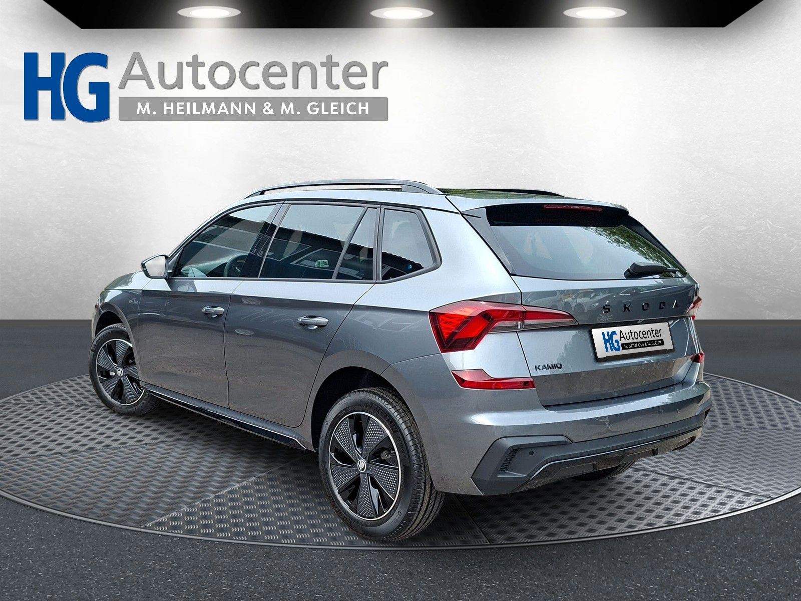 Fahrzeugabbildung SKODA Kamiq 1.5TSI Monte Carlo Pano Matrix ACC SideAHK